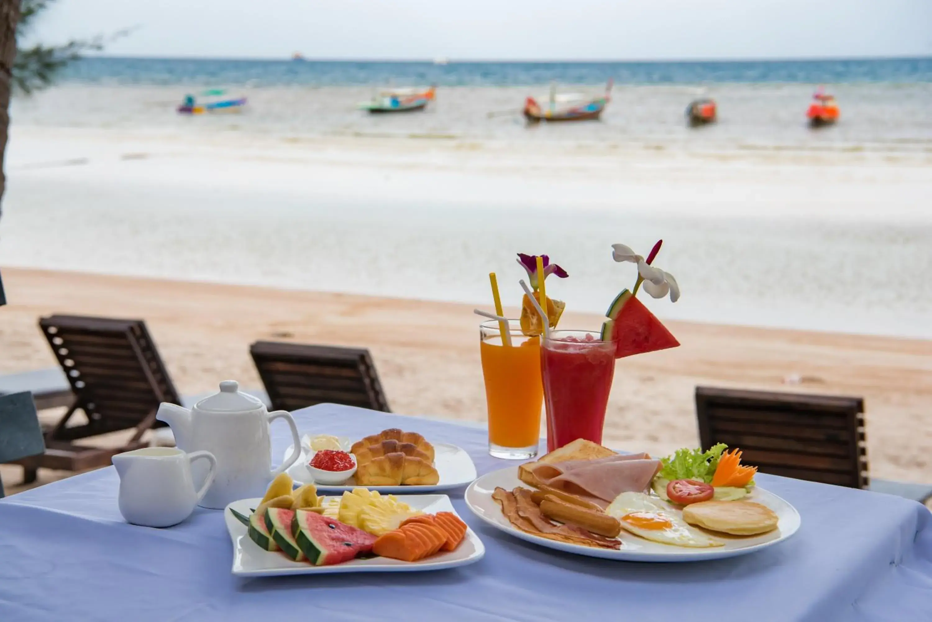 Buffet breakfast in Koh Tao Coral Grand Resort Buffet breakfast in Koh Tao Coral Grand Resort