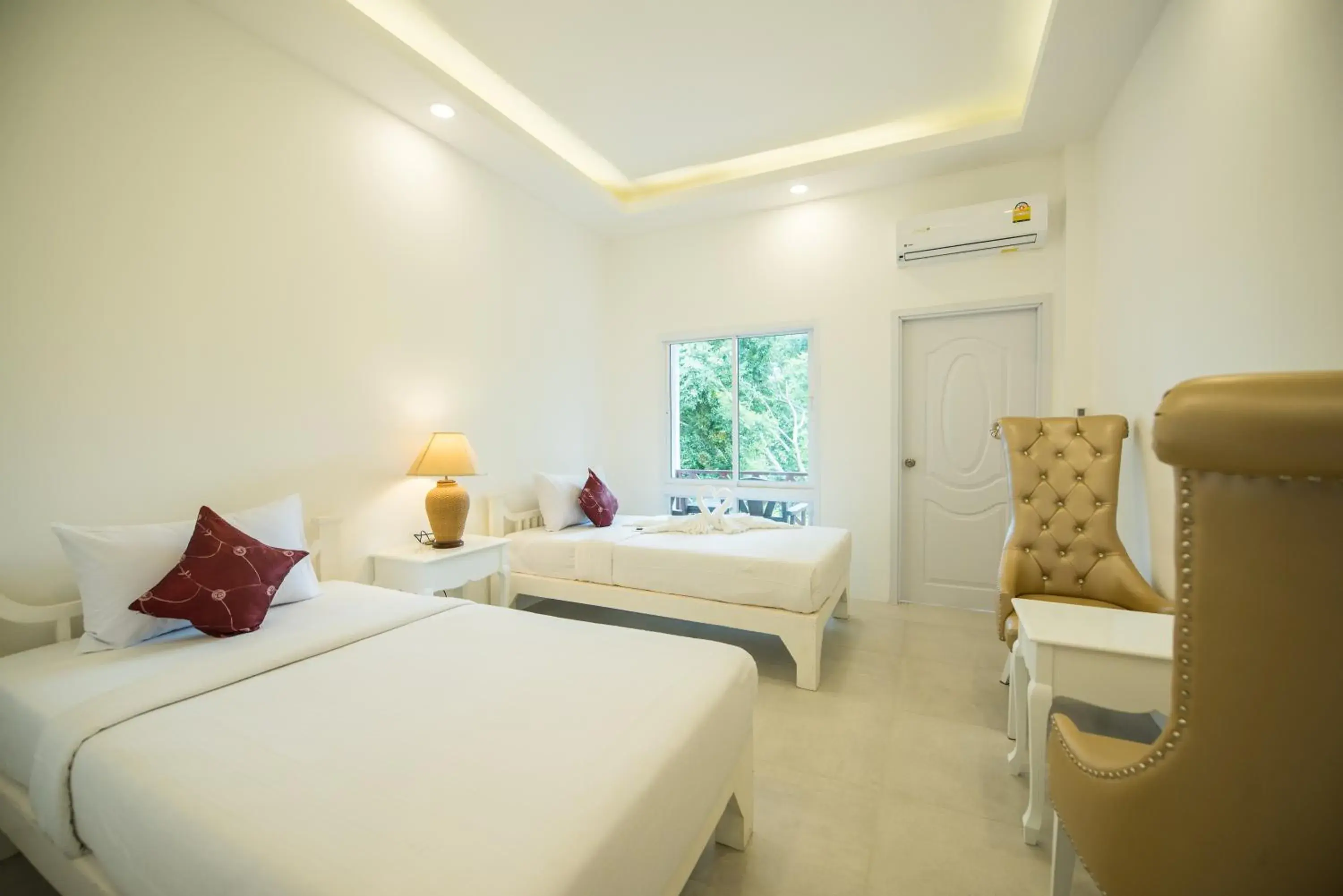 Bedroom, Bed in Koh Tao Coral Grand Resort Bedroom, Bed in Koh Tao Coral Grand Resort