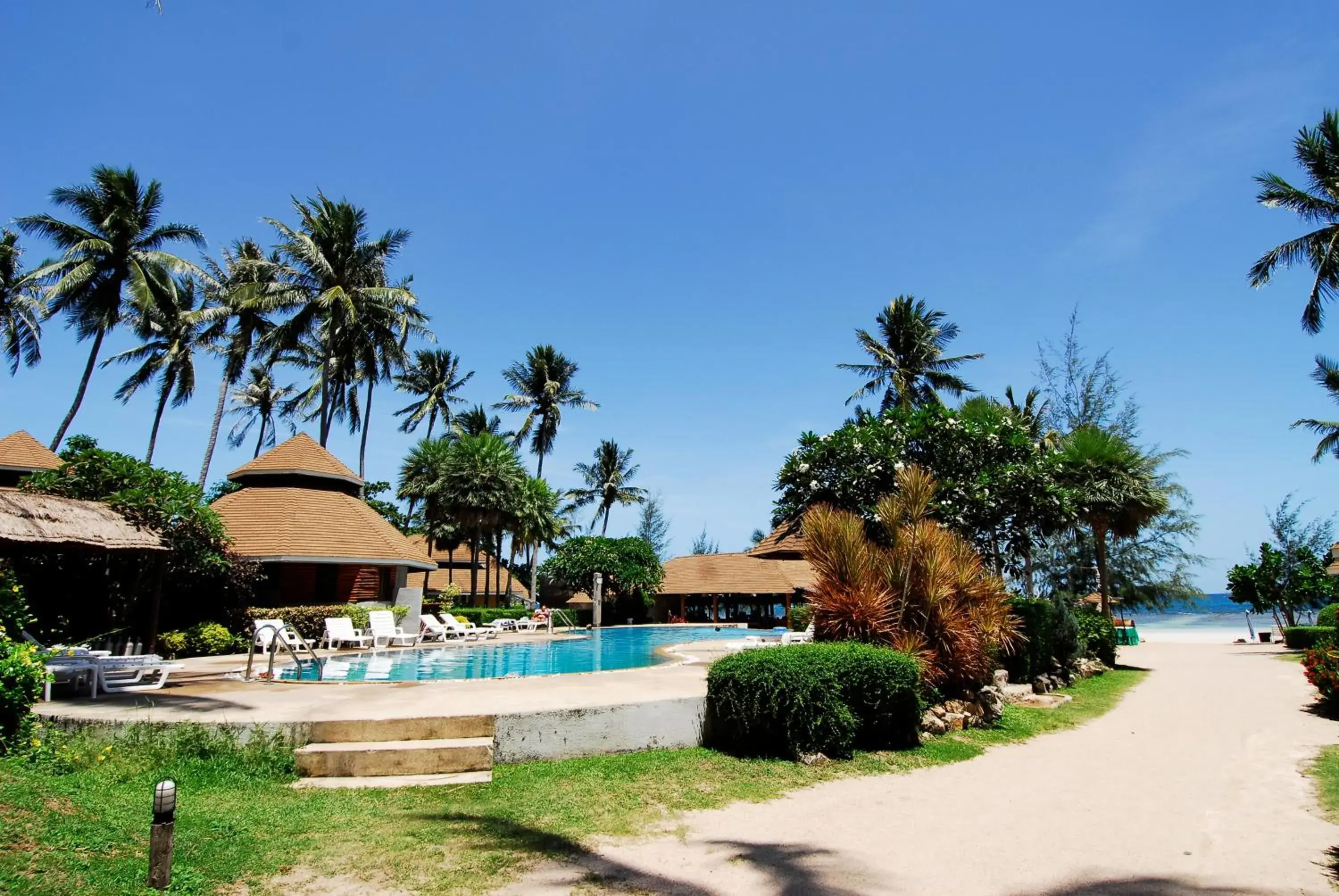 Facade/entrance in Koh Tao Coral Grand Resort Facade/entrance in Koh Tao Coral Grand Resort