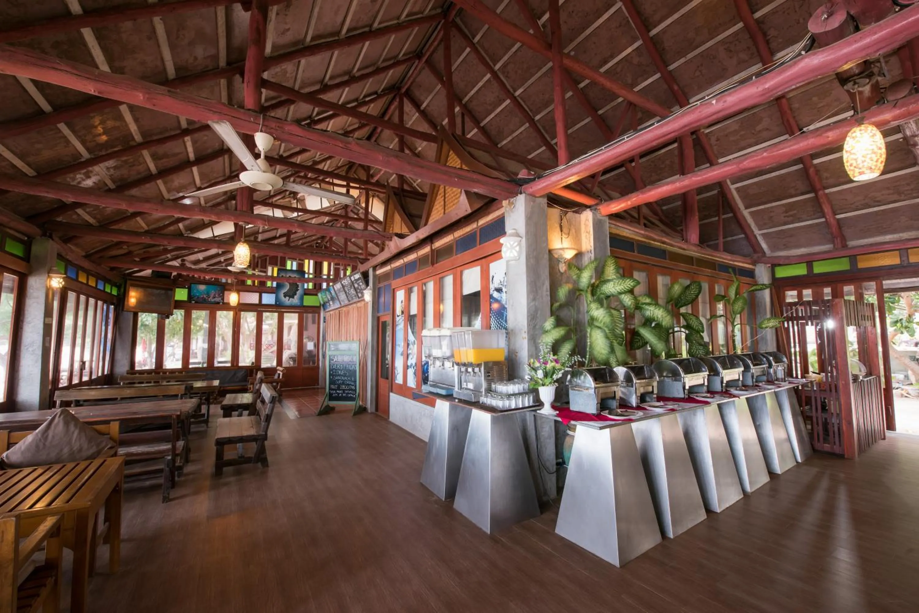 Buffet breakfast in Koh Tao Coral Grand Resort