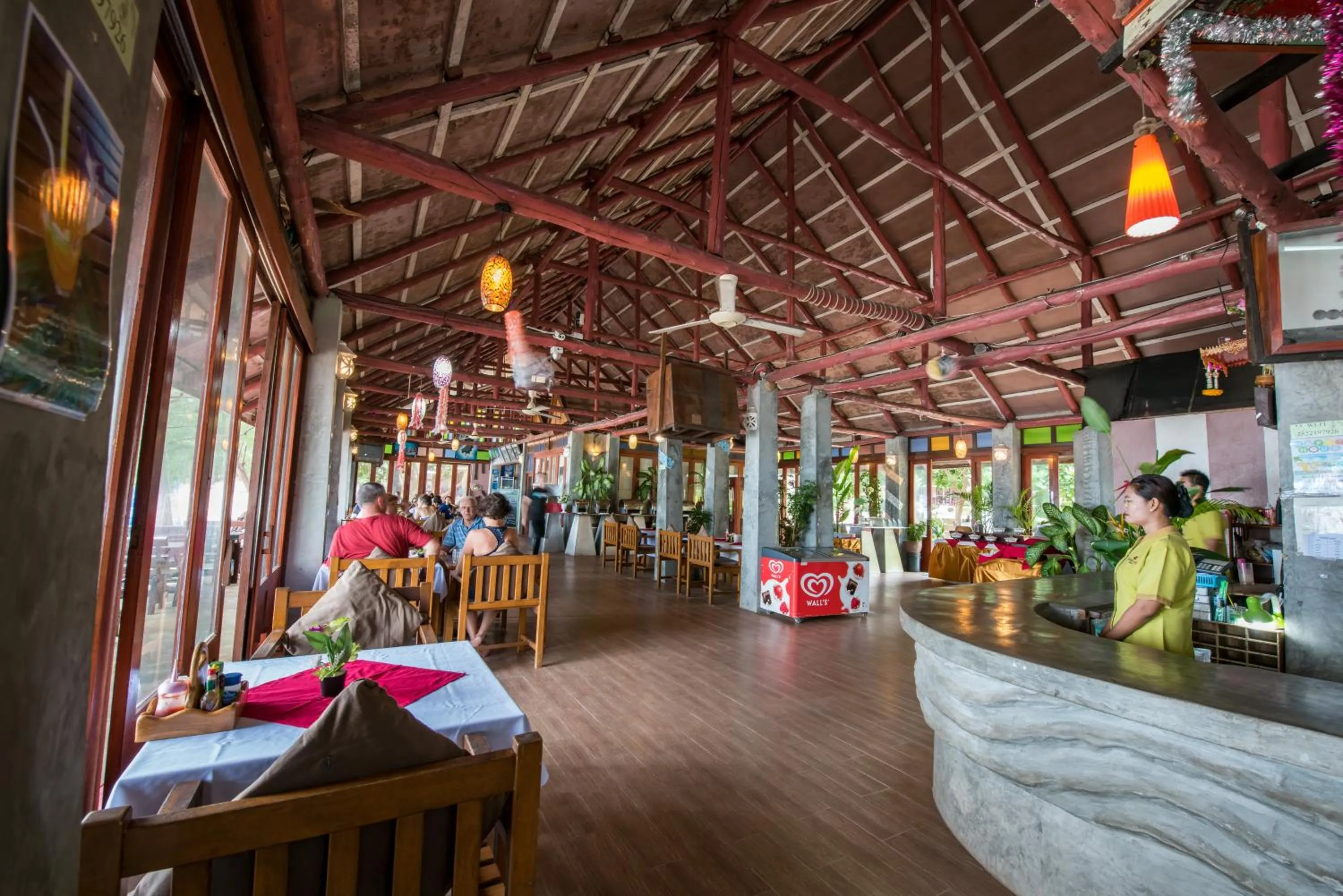 Restaurant/places to eat in Koh Tao Coral Grand Resort