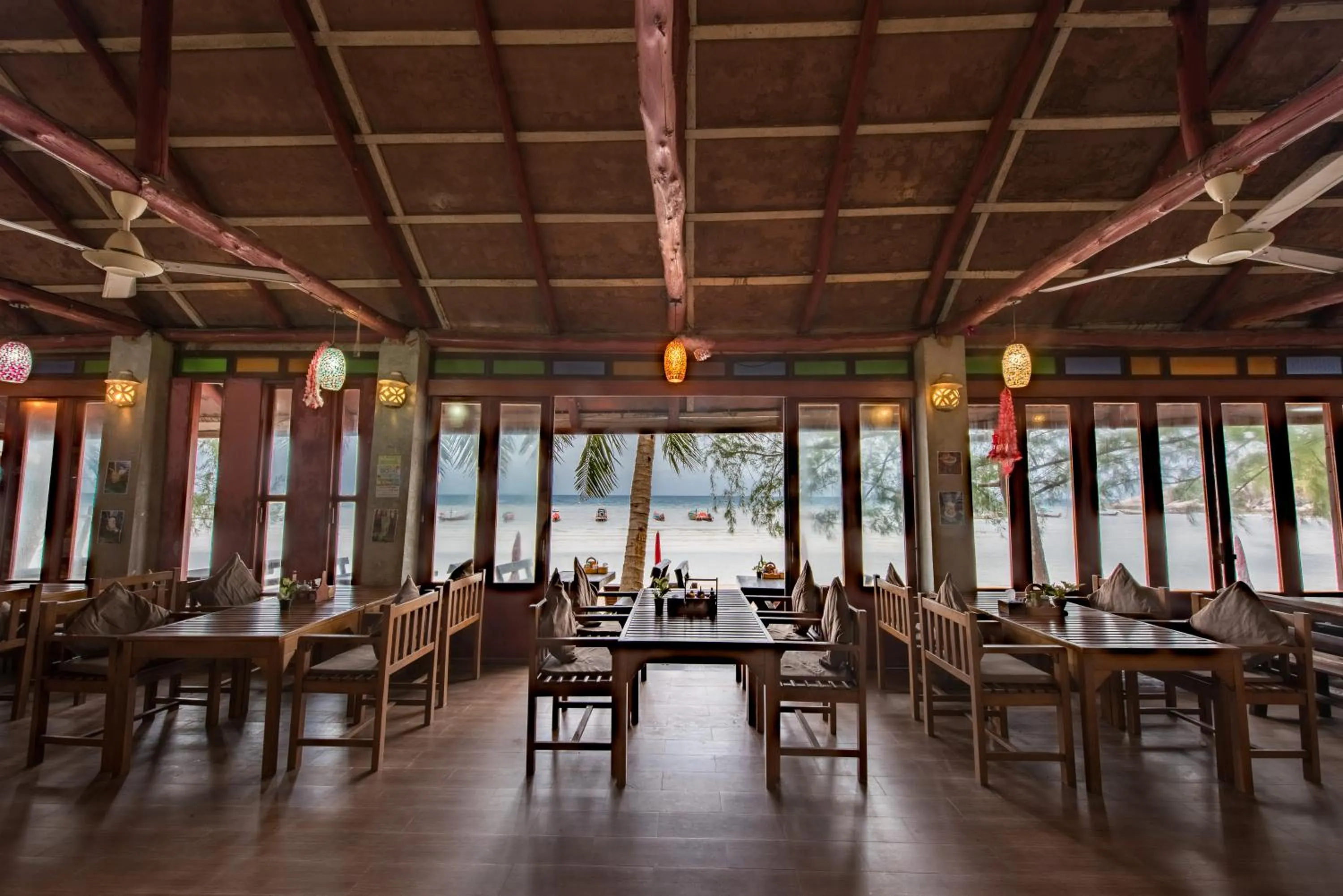 Restaurant/places to eat in Koh Tao Coral Grand Resort