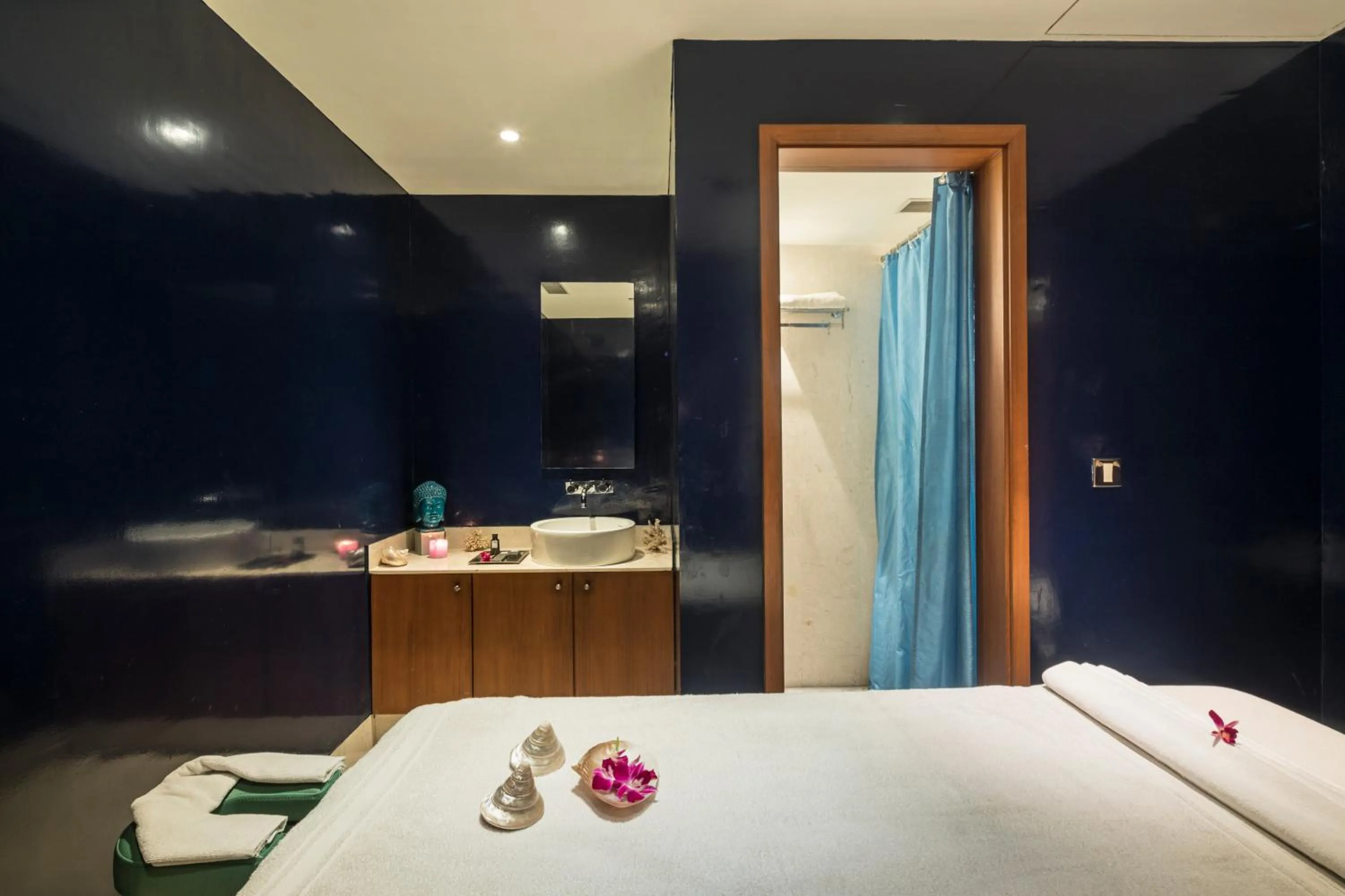 Massage, Bed in The Park Navi Mumbai