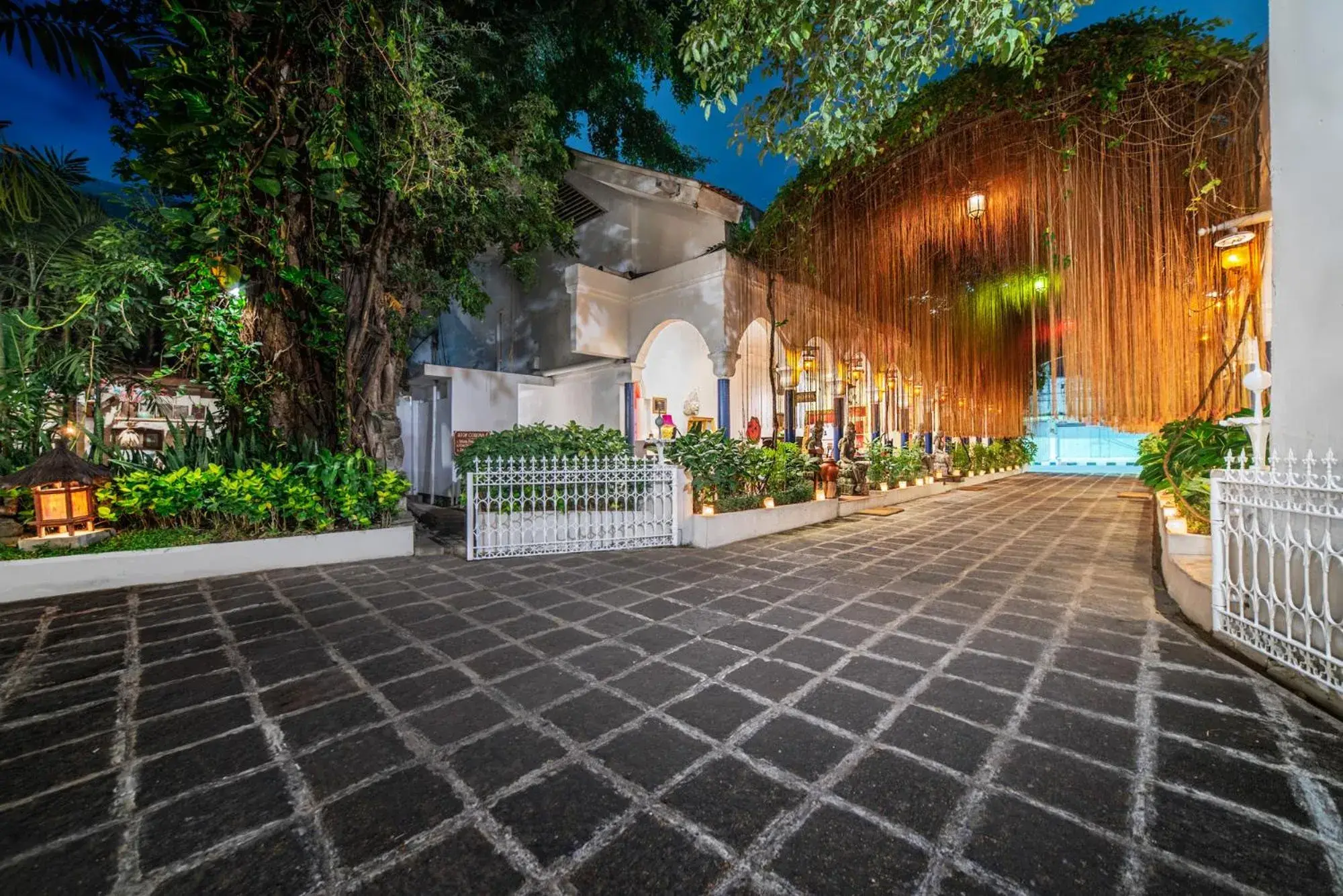 Facade/entrance in Hotel Tugu Blitar Facade/entrance in Hotel Tugu Blitar