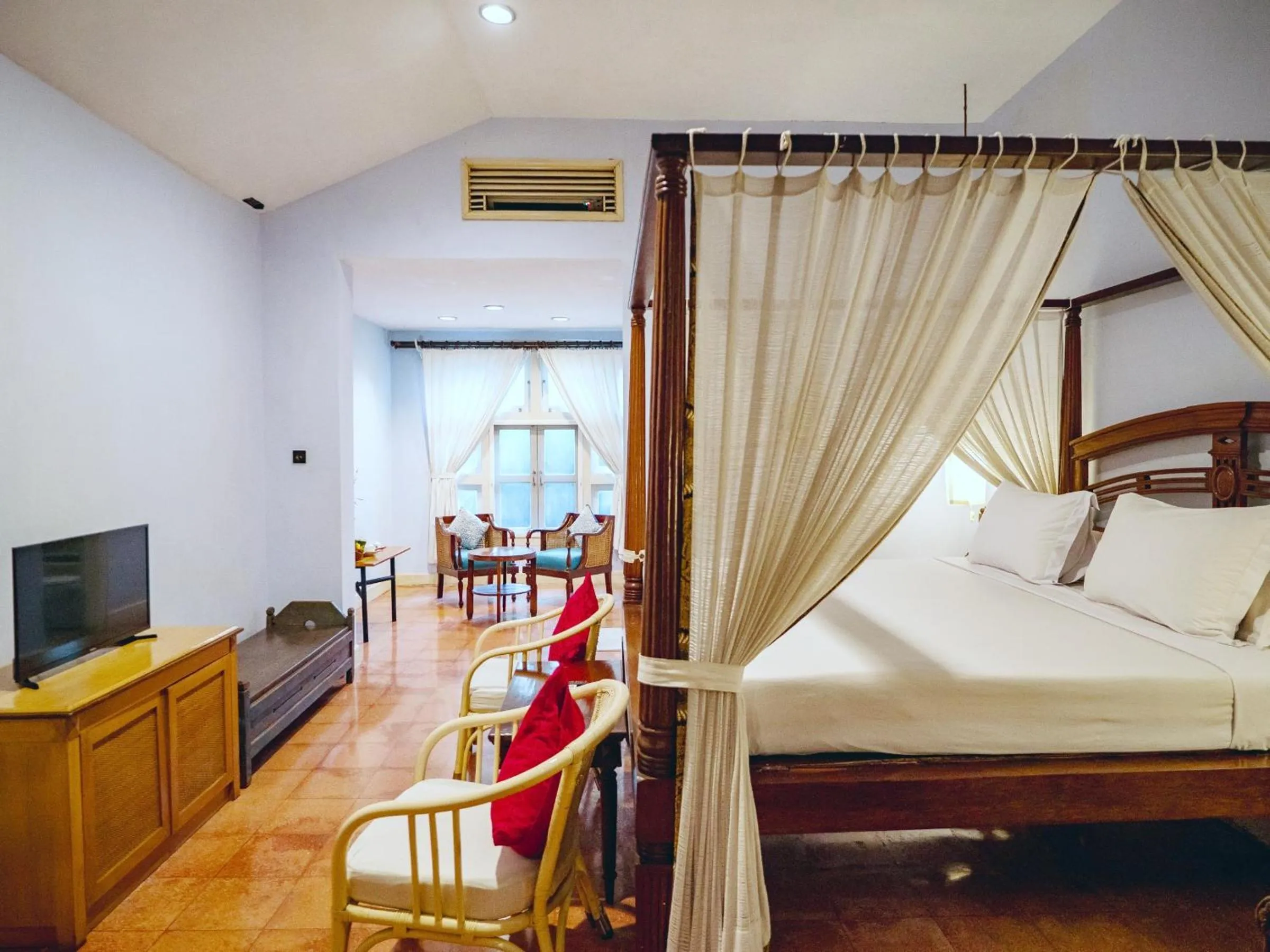 Bed in Hotel Tugu Blitar