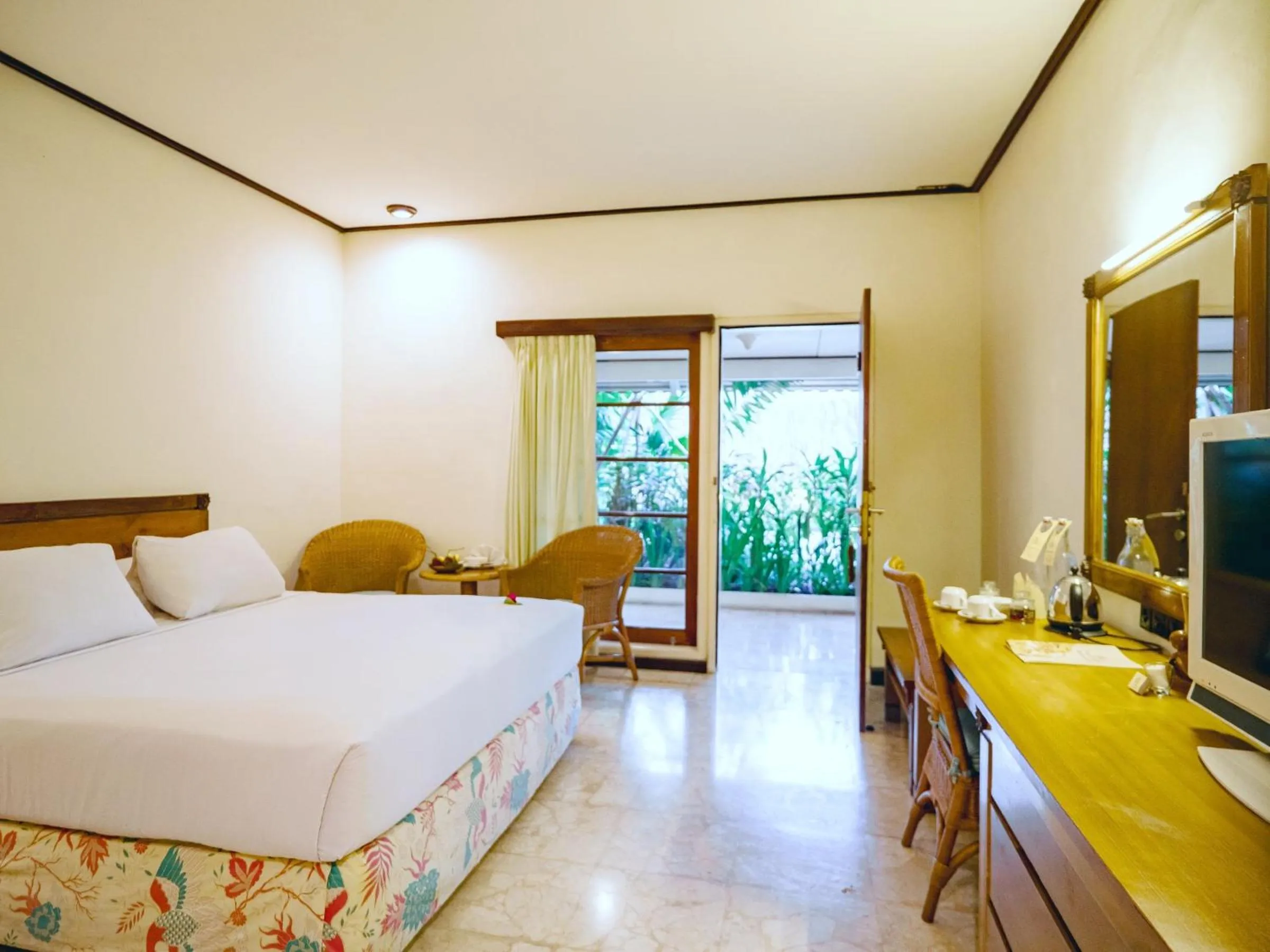 Bed in Hotel Tugu Blitar