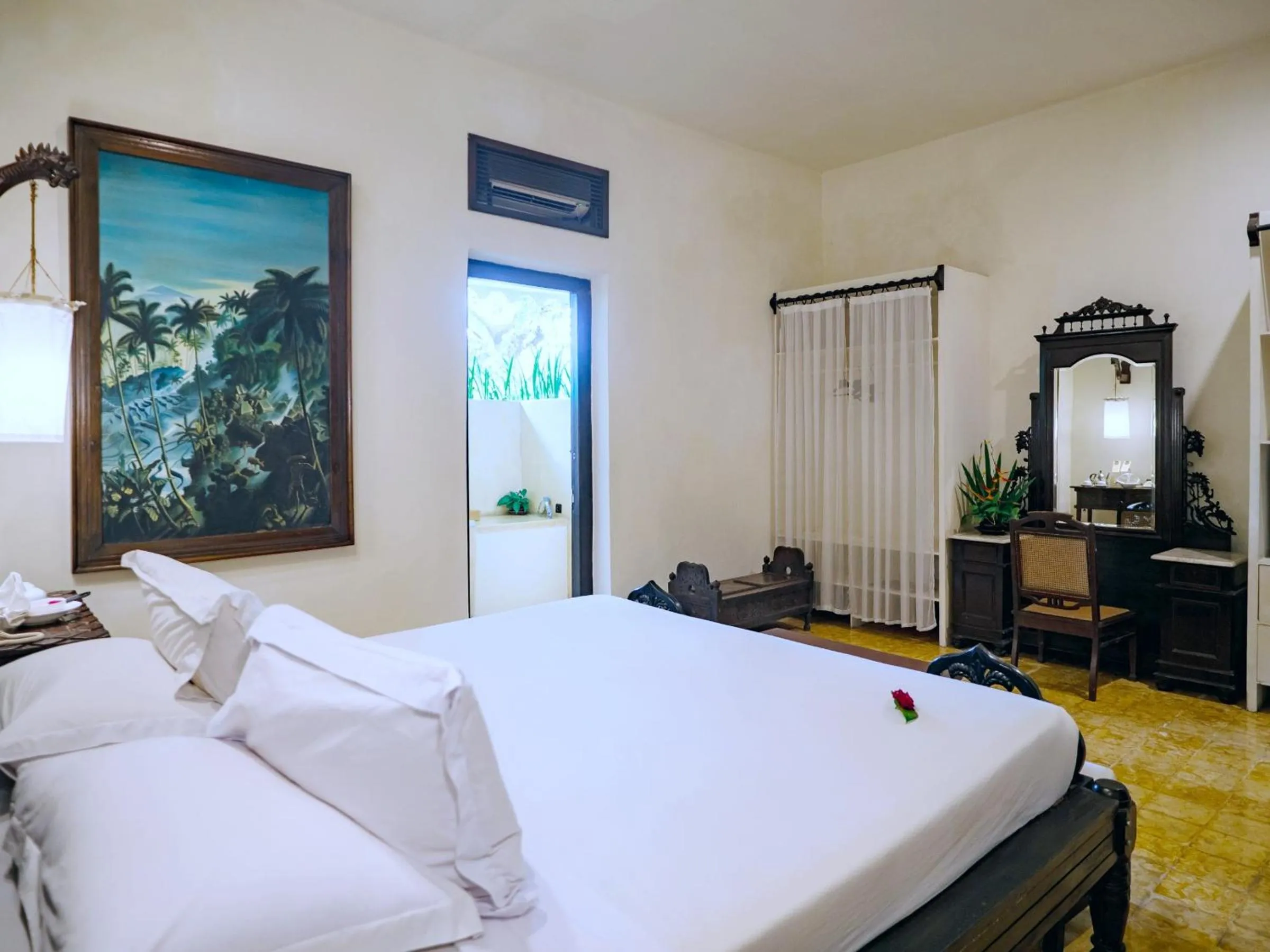 Bed in Hotel Tugu Blitar