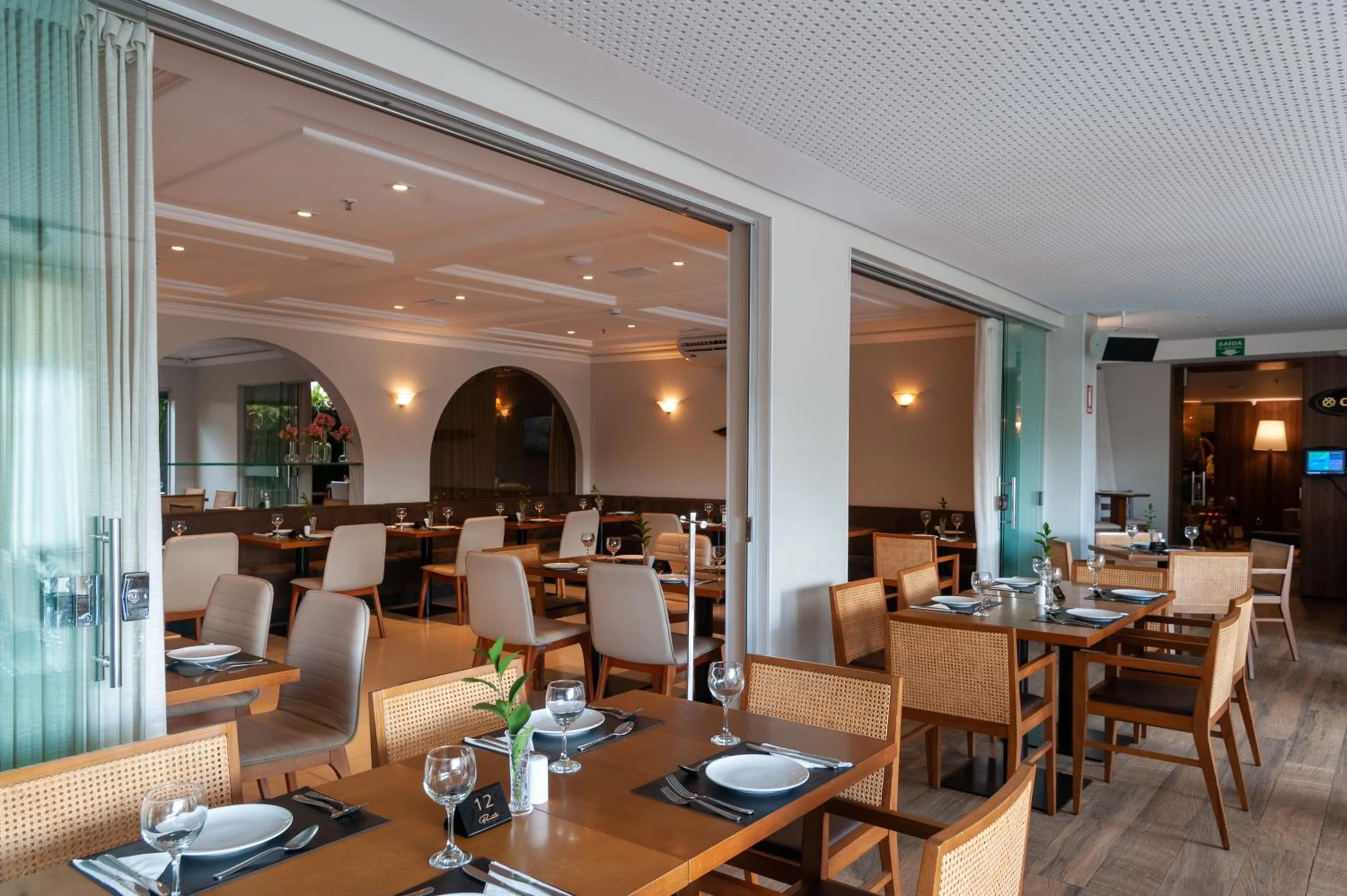 Restaurant/places to eat in Radisson Hotel Anápolis