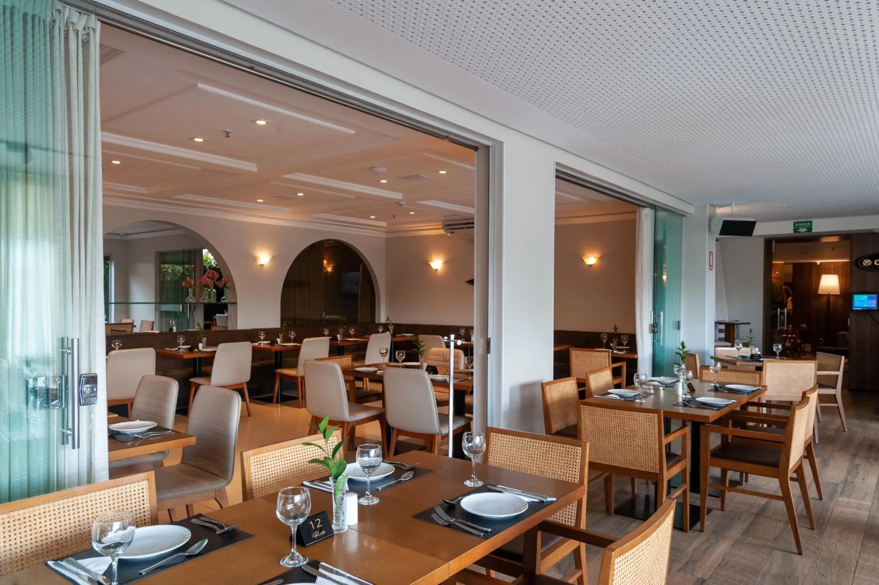 Restaurant/places to eat in Radisson Hotel Anápolis Restaurant/places to eat in Radisson Hotel Anápolis