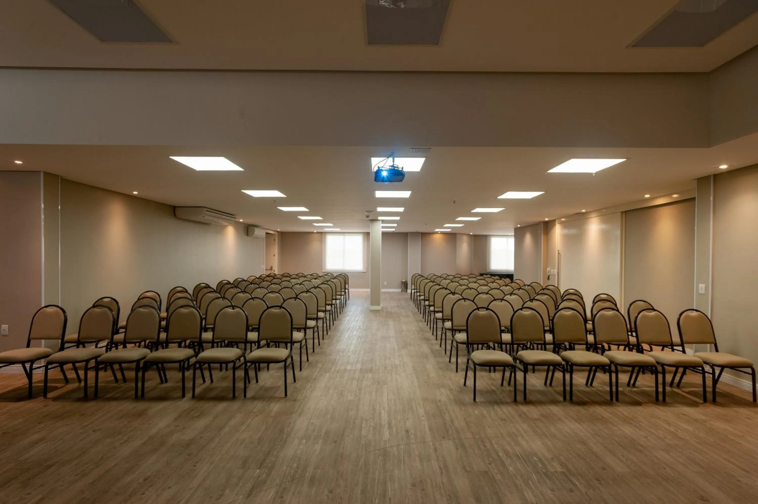 Business facilities in Radisson Hotel Anápolis