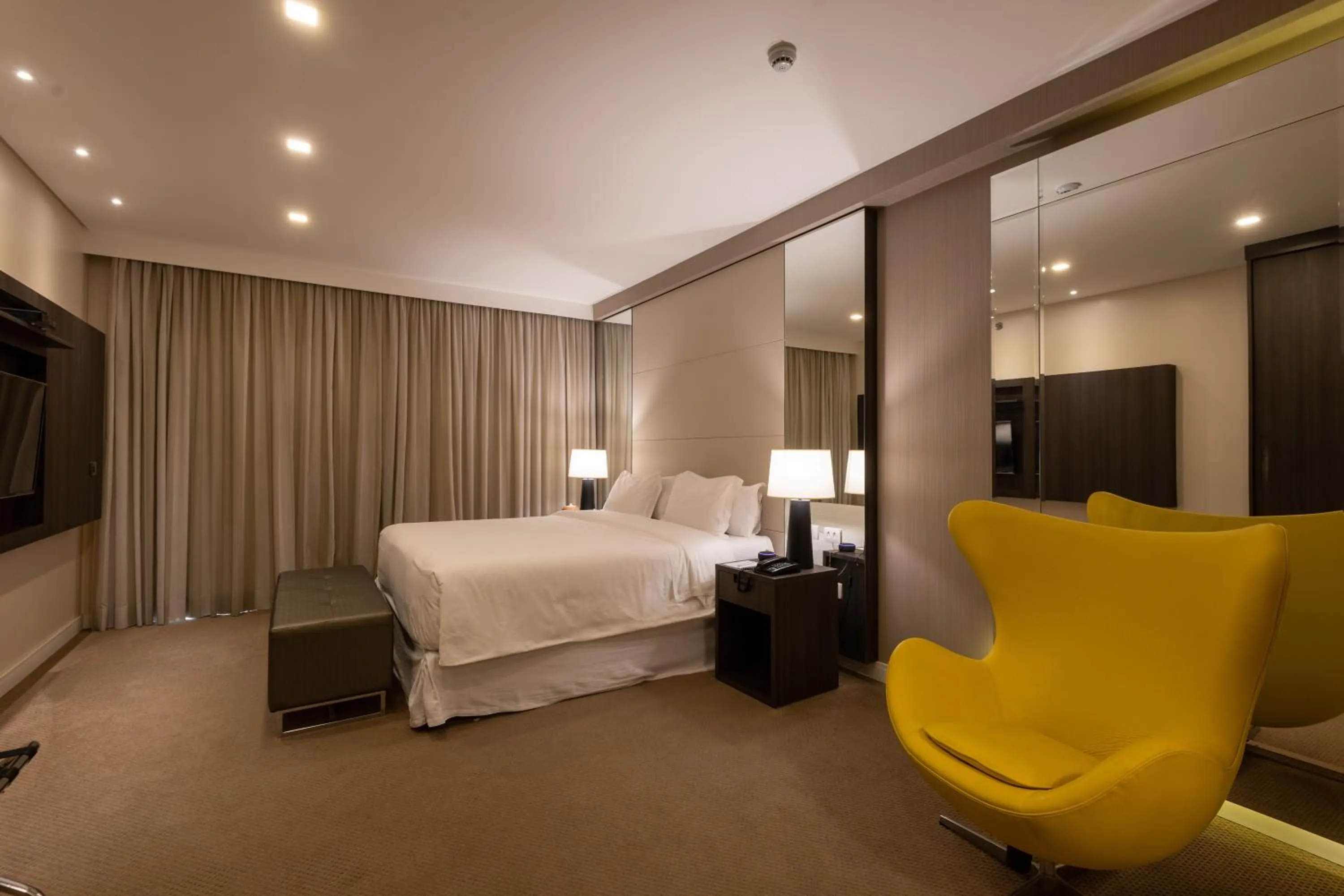 Photo of the whole room, Bed in Radisson Hotel Anápolis