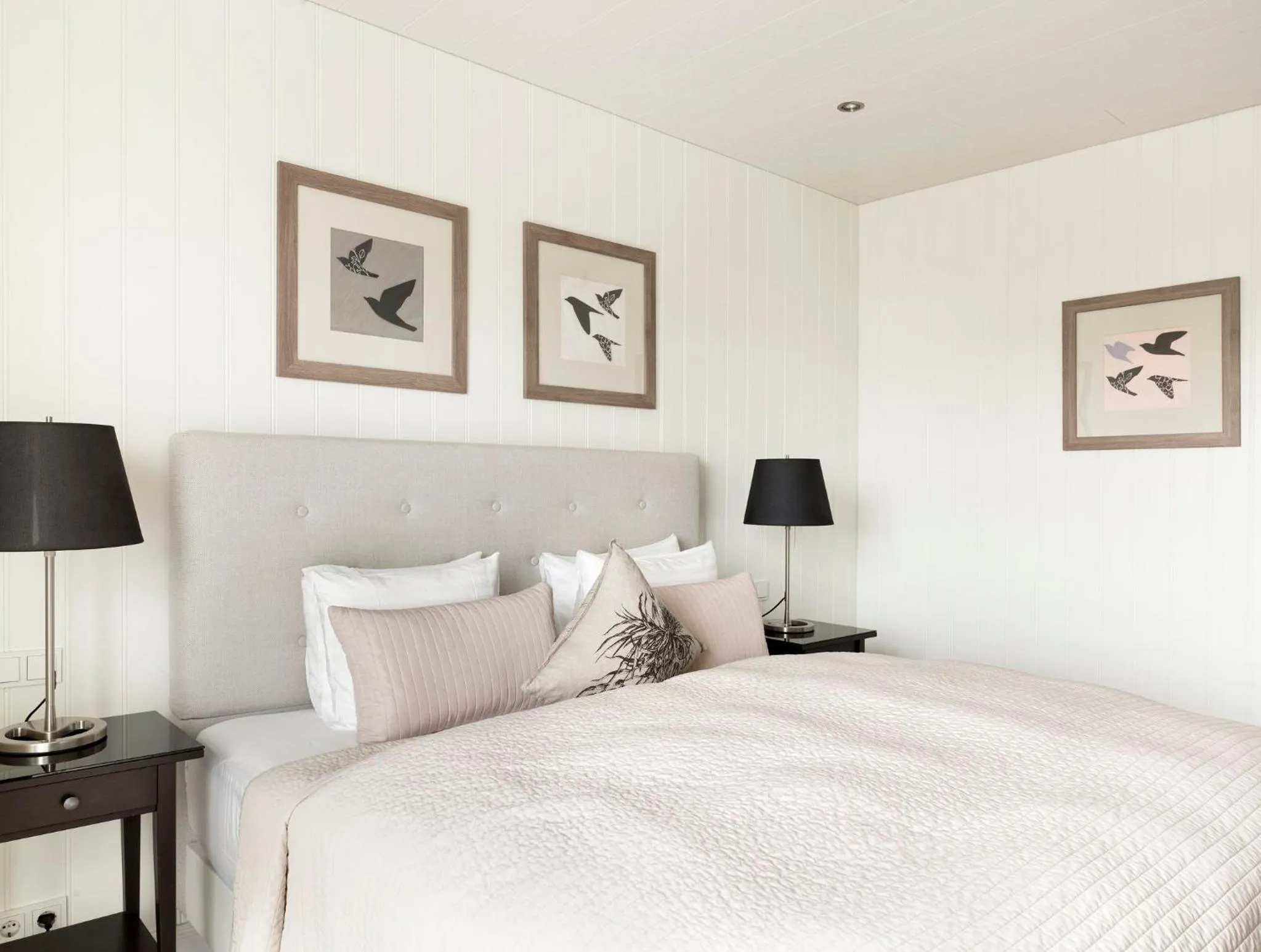 Bedroom, Bed in Hotel Grimsborgir by Keahotels