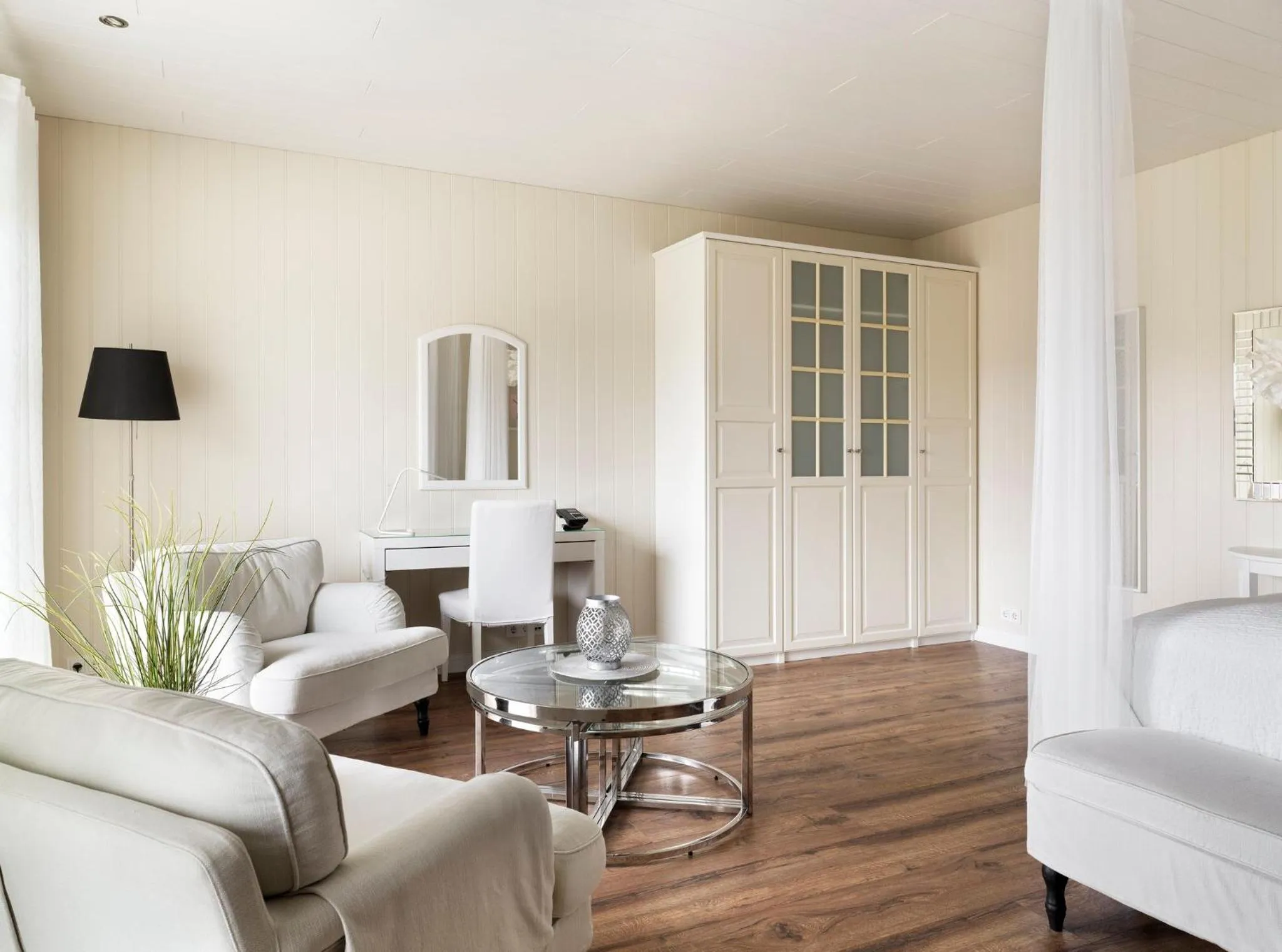 Bedroom, Bed in Hotel Grimsborgir by Keahotels