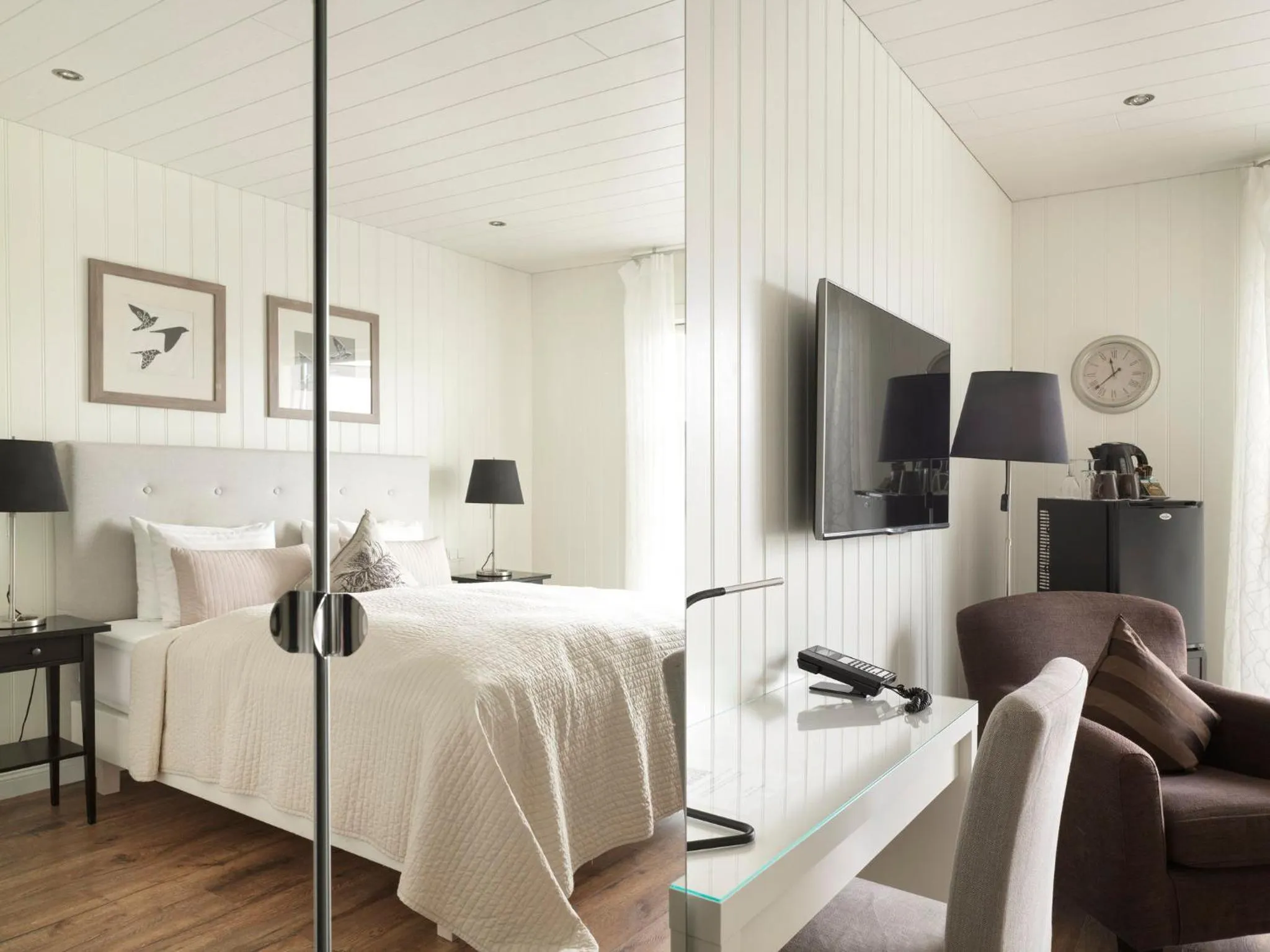 Bedroom, Bed in Hotel Grimsborgir by Keahotels