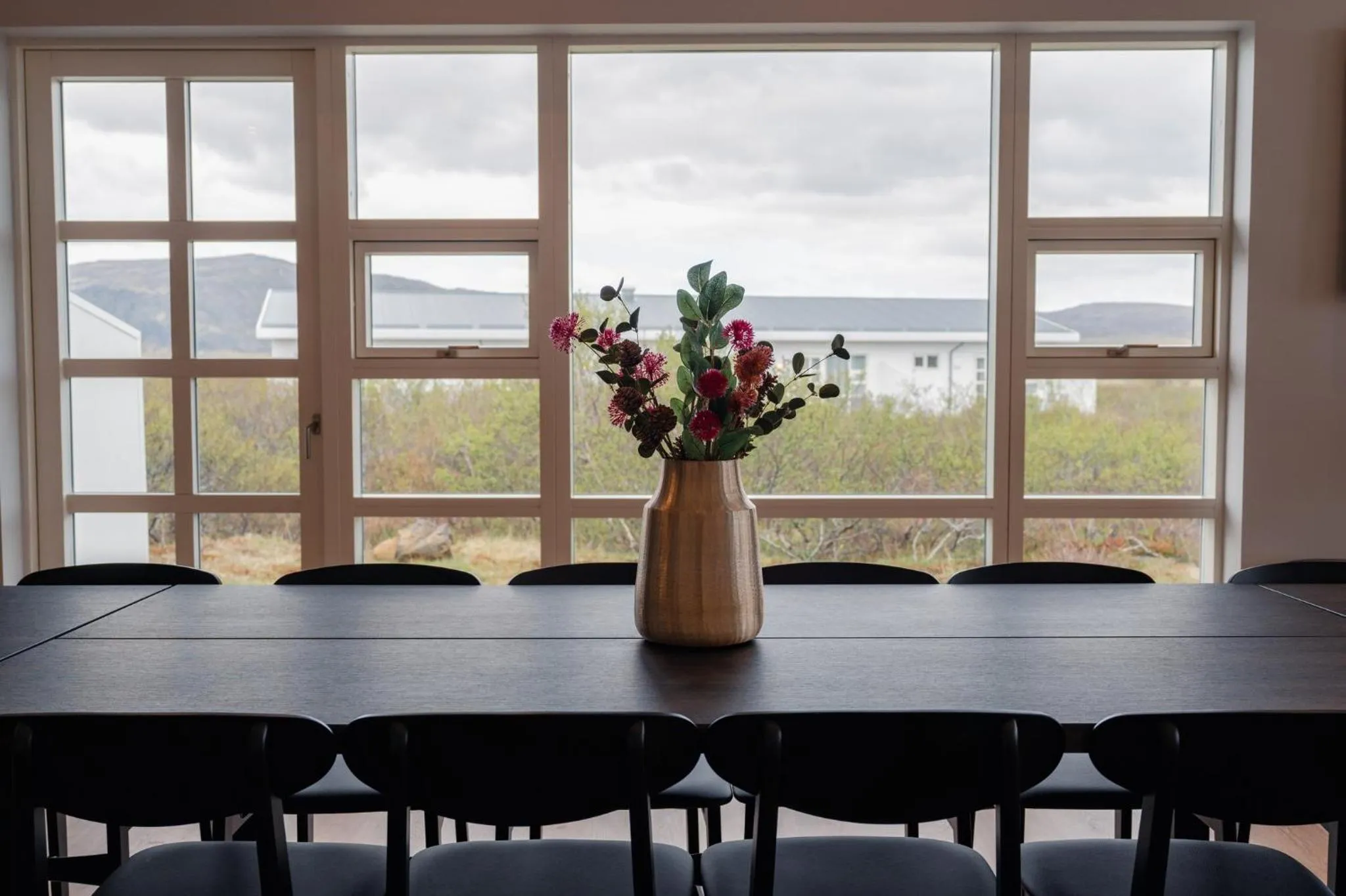 Dining area in Hotel Grimsborgir by Keahotels