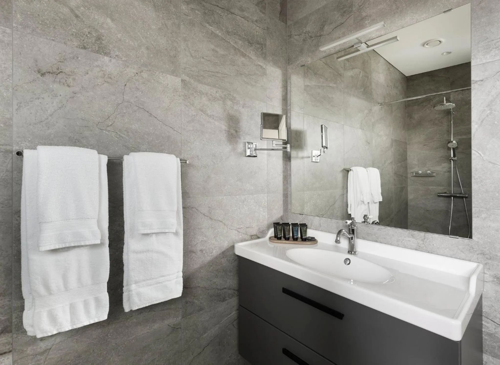 Bathroom in Hotel Grimsborgir by Keahotels