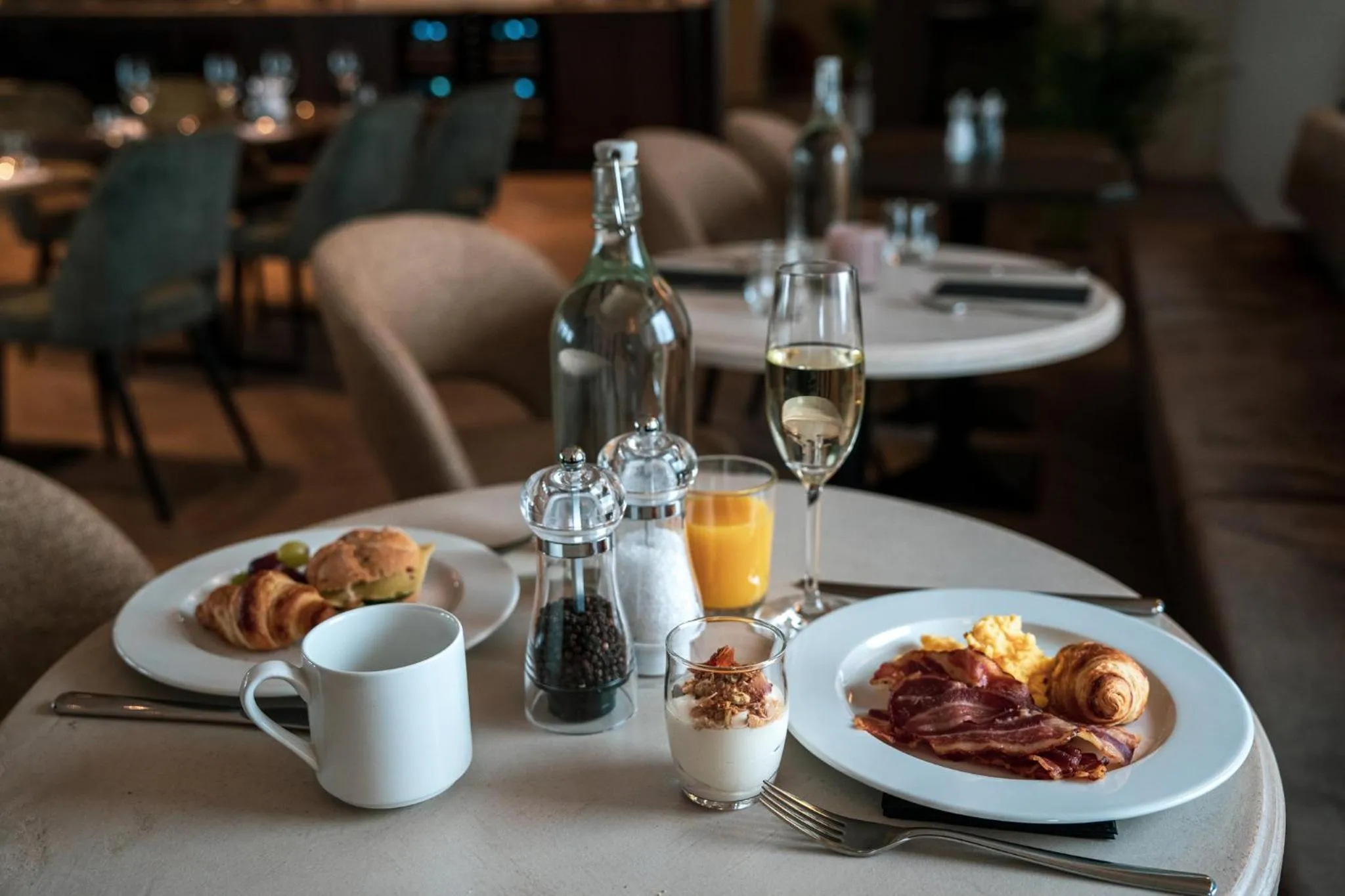 Buffet breakfast in Hotel Grimsborgir by Keahotels