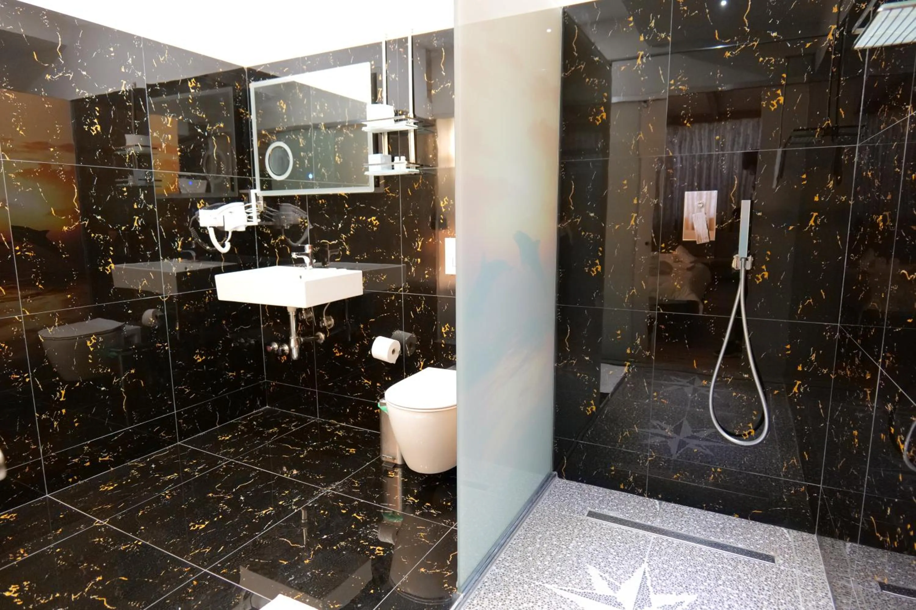 Bathroom in Oceanic Overview Suites