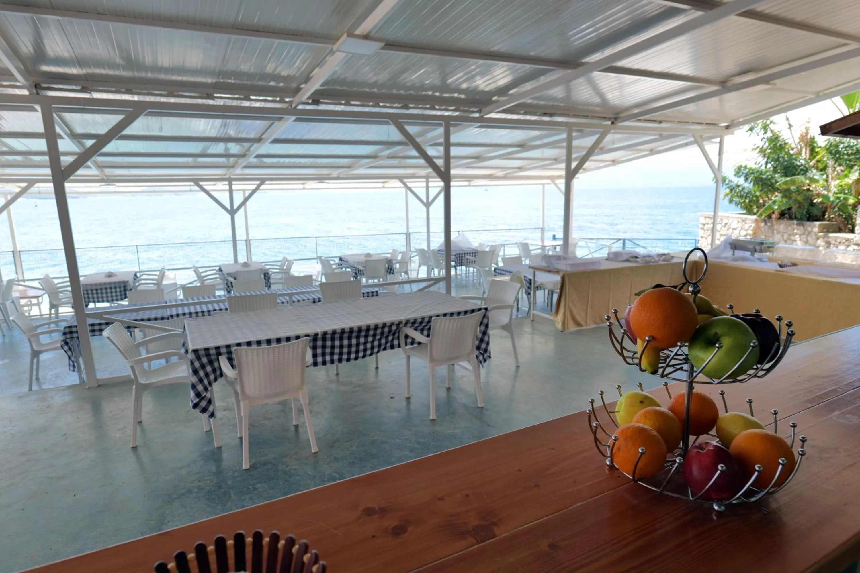 Restaurant/places to eat in Oceanic Overview Suites