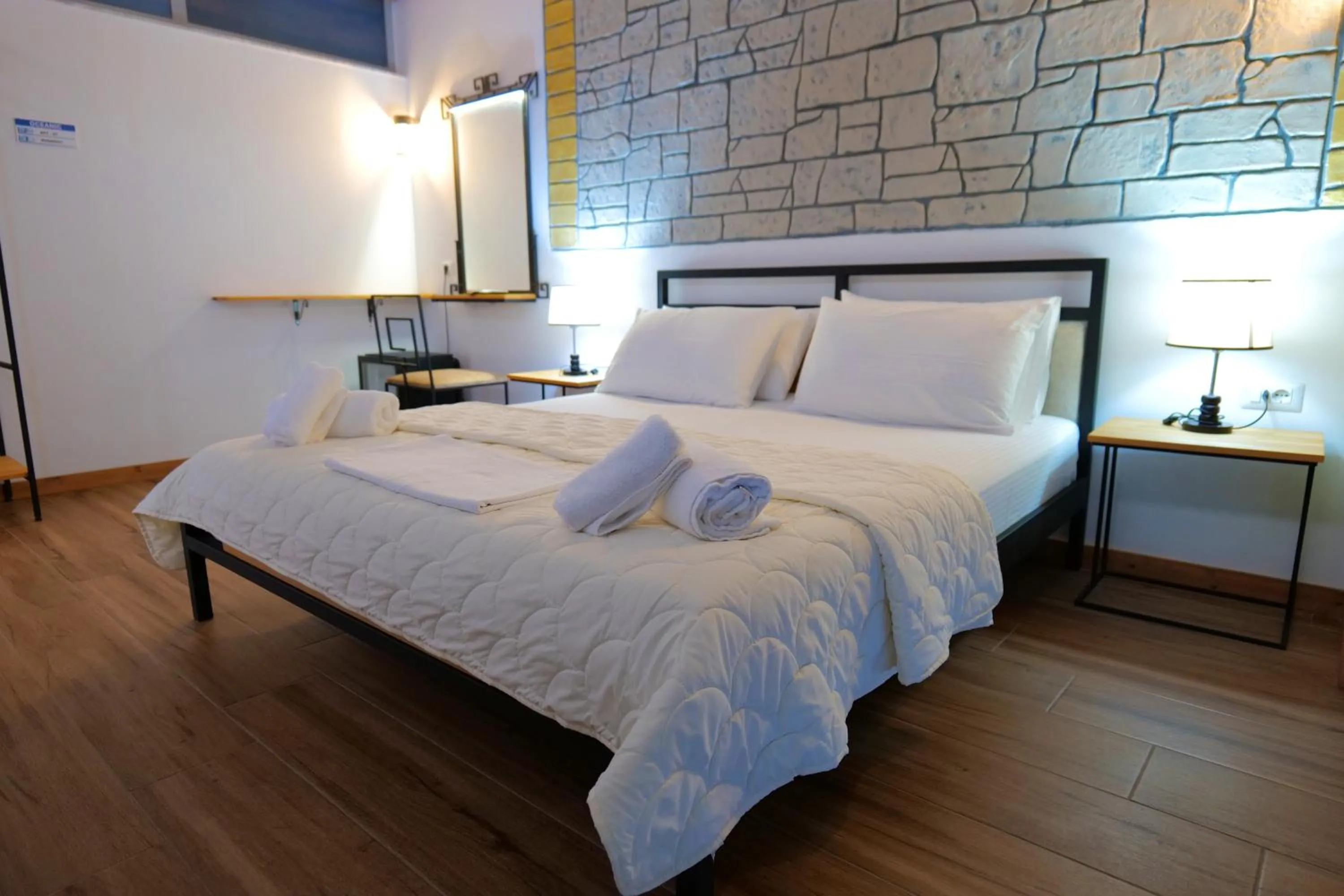 Bed in Oceanic Overview Suites