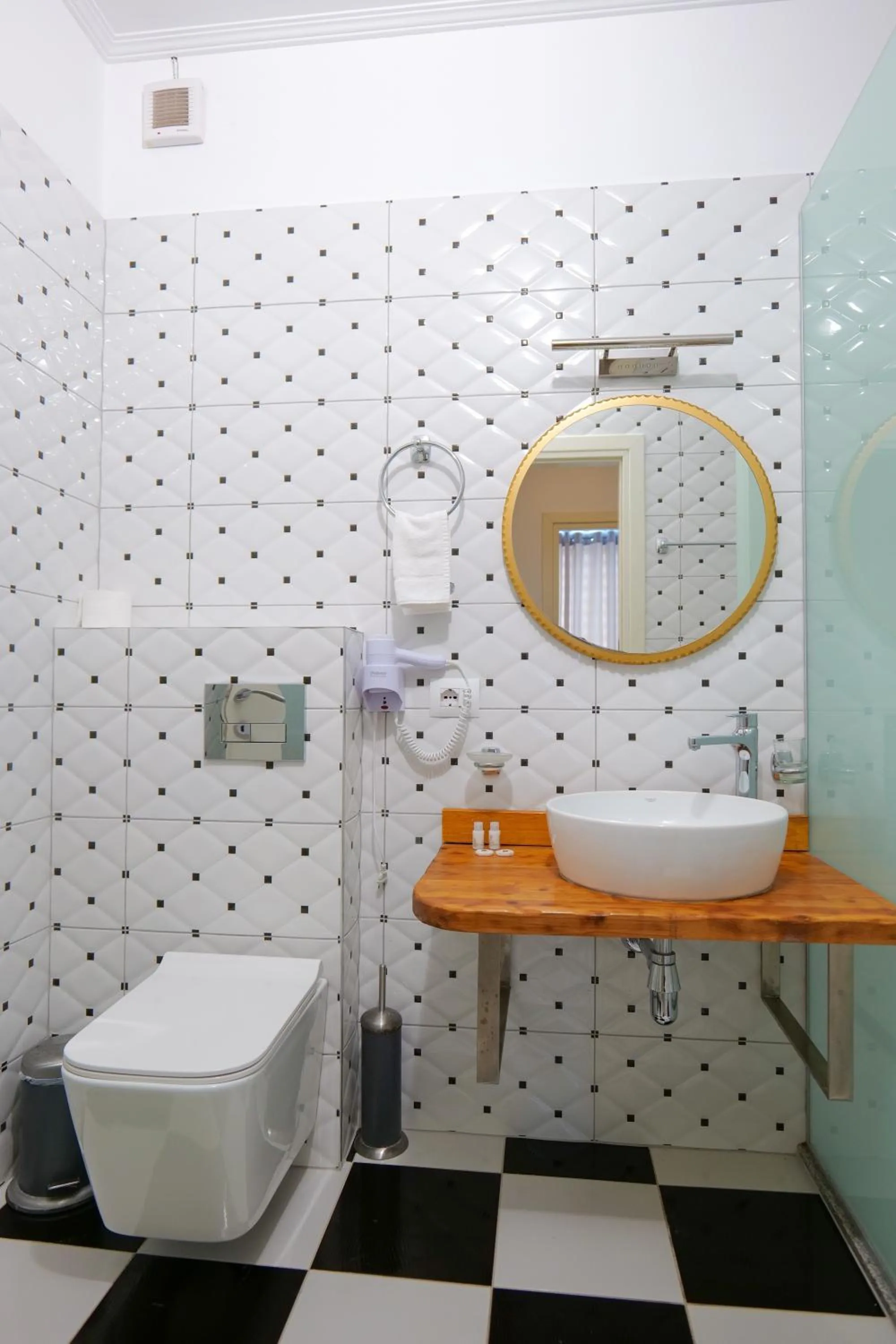 Bathroom in Oceanic Overview Suites