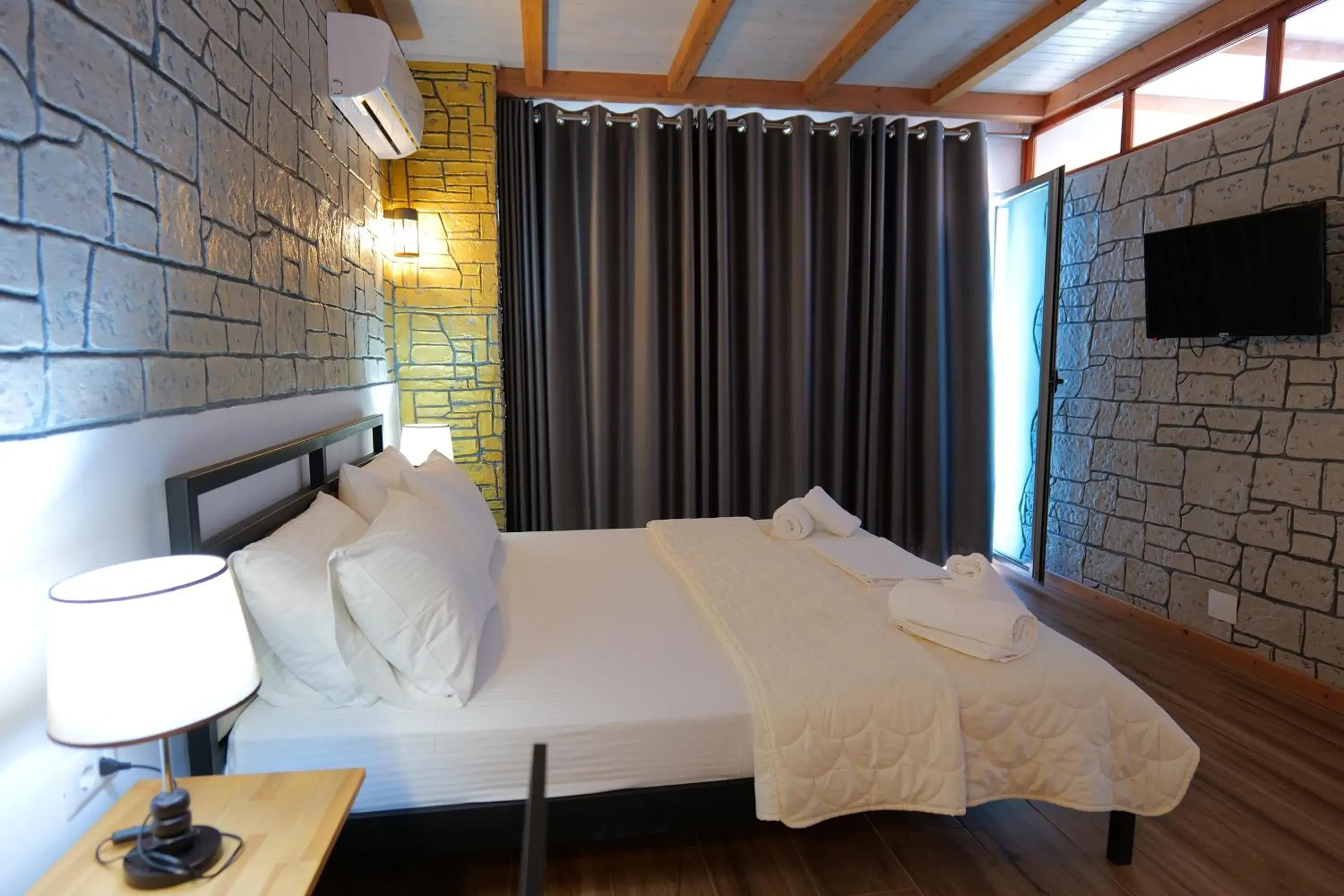 Bedroom in Oceanic Overview Suites Bedroom in Oceanic Overview Suites