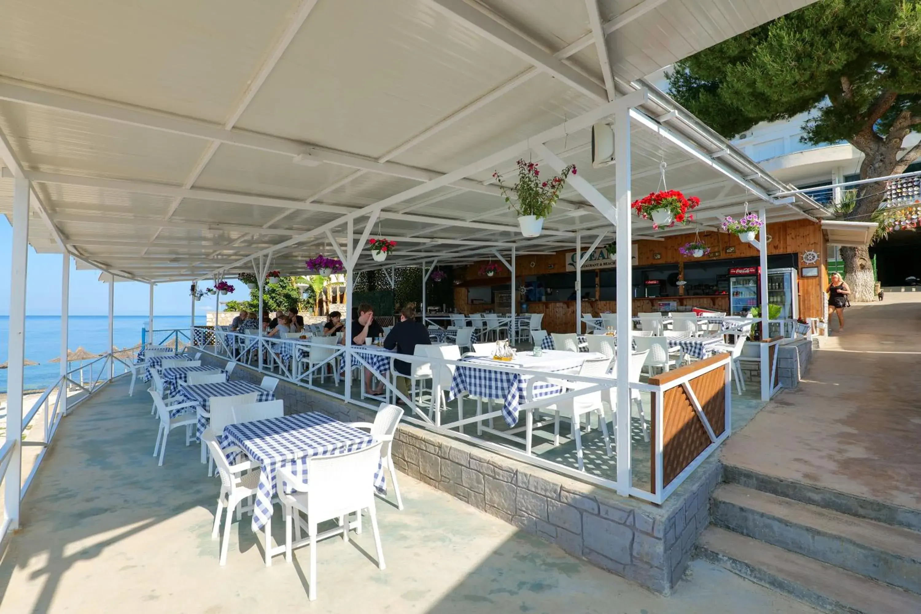 Restaurant/places to eat in Oceanic Overview Suites Restaurant/places to eat in Oceanic Overview Suites