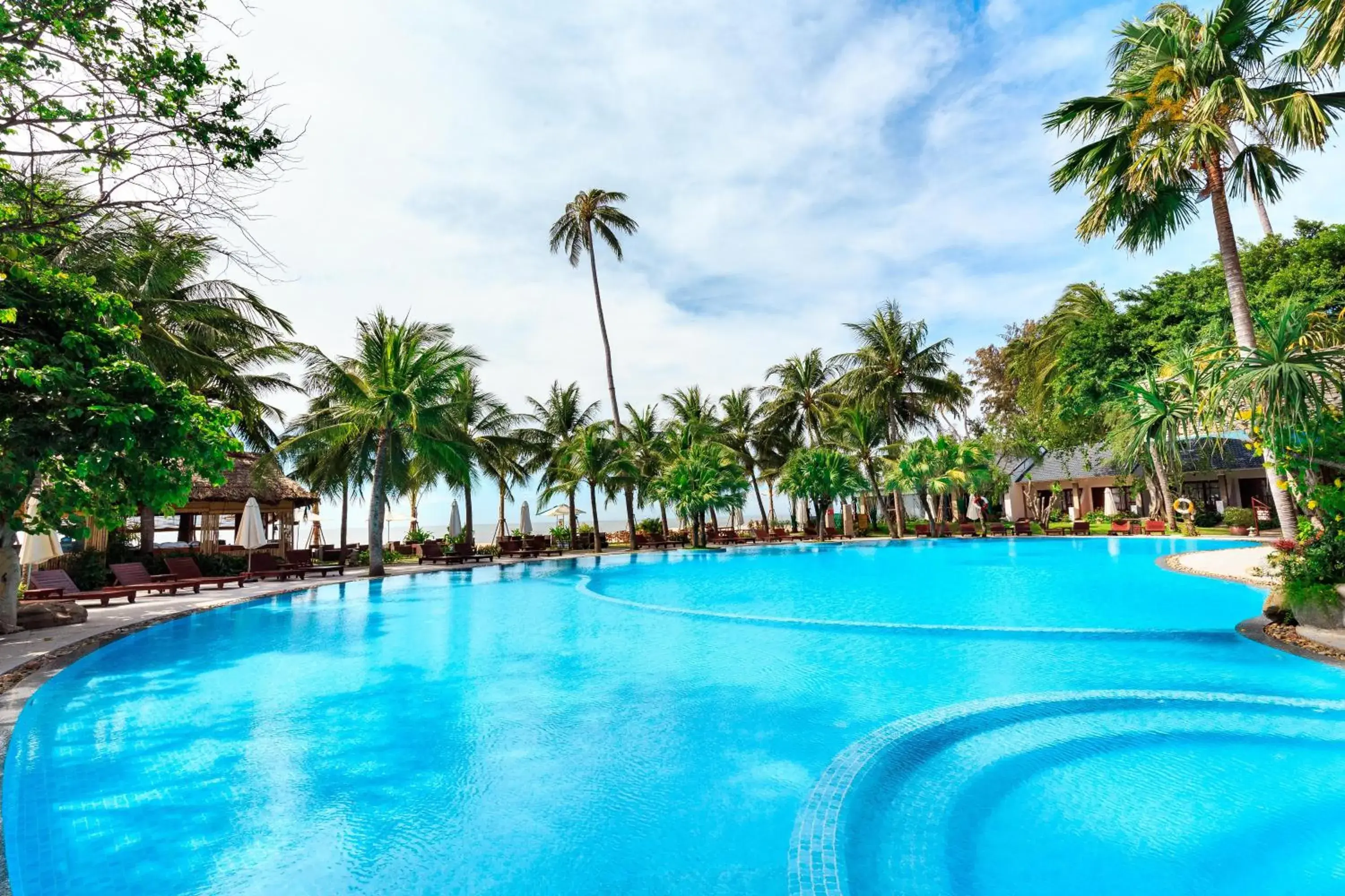 Swimming pool in Hoang Ngoc Beach Resort Swimming pool in Hoang Ngoc Beach Resort