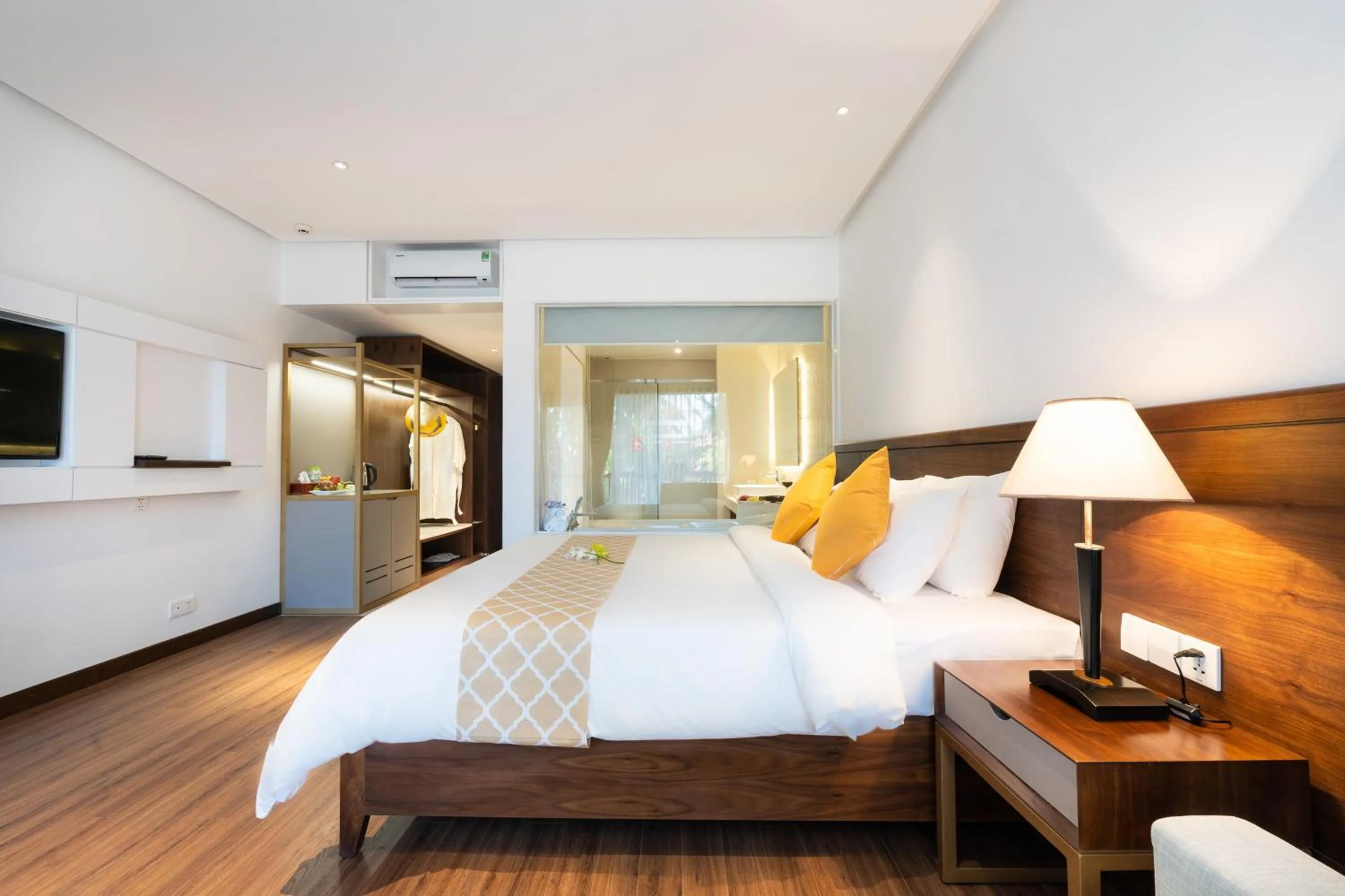 Bedroom, Bed in Hoang Ngoc Beach Resort