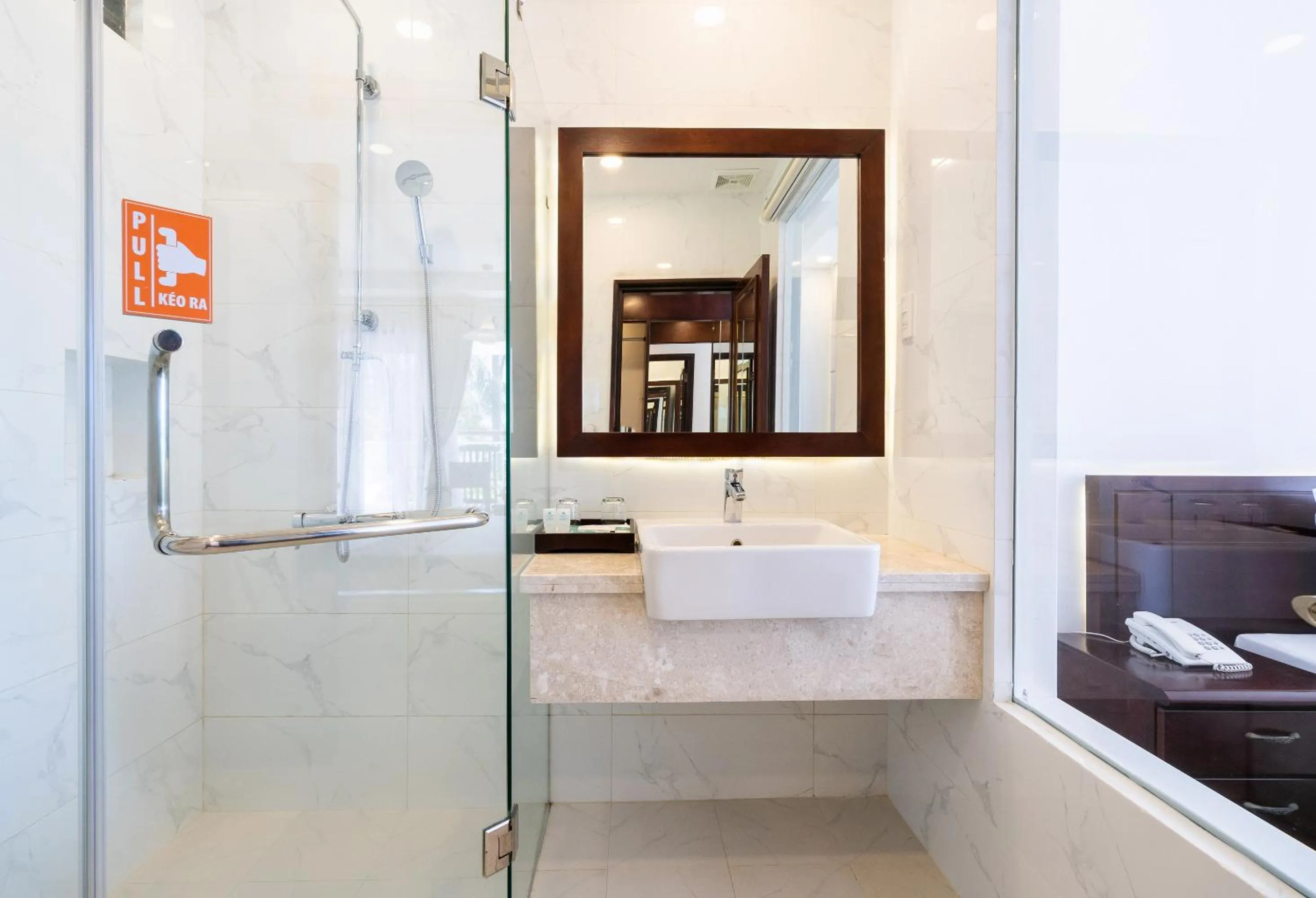 Bathroom in Hoang Ngoc Beach Resort