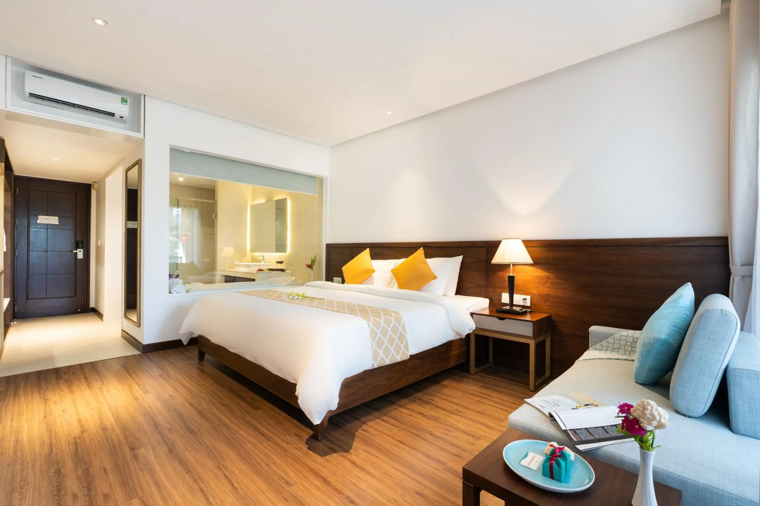 Bedroom, Bed in Hoang Ngoc Beach Resort