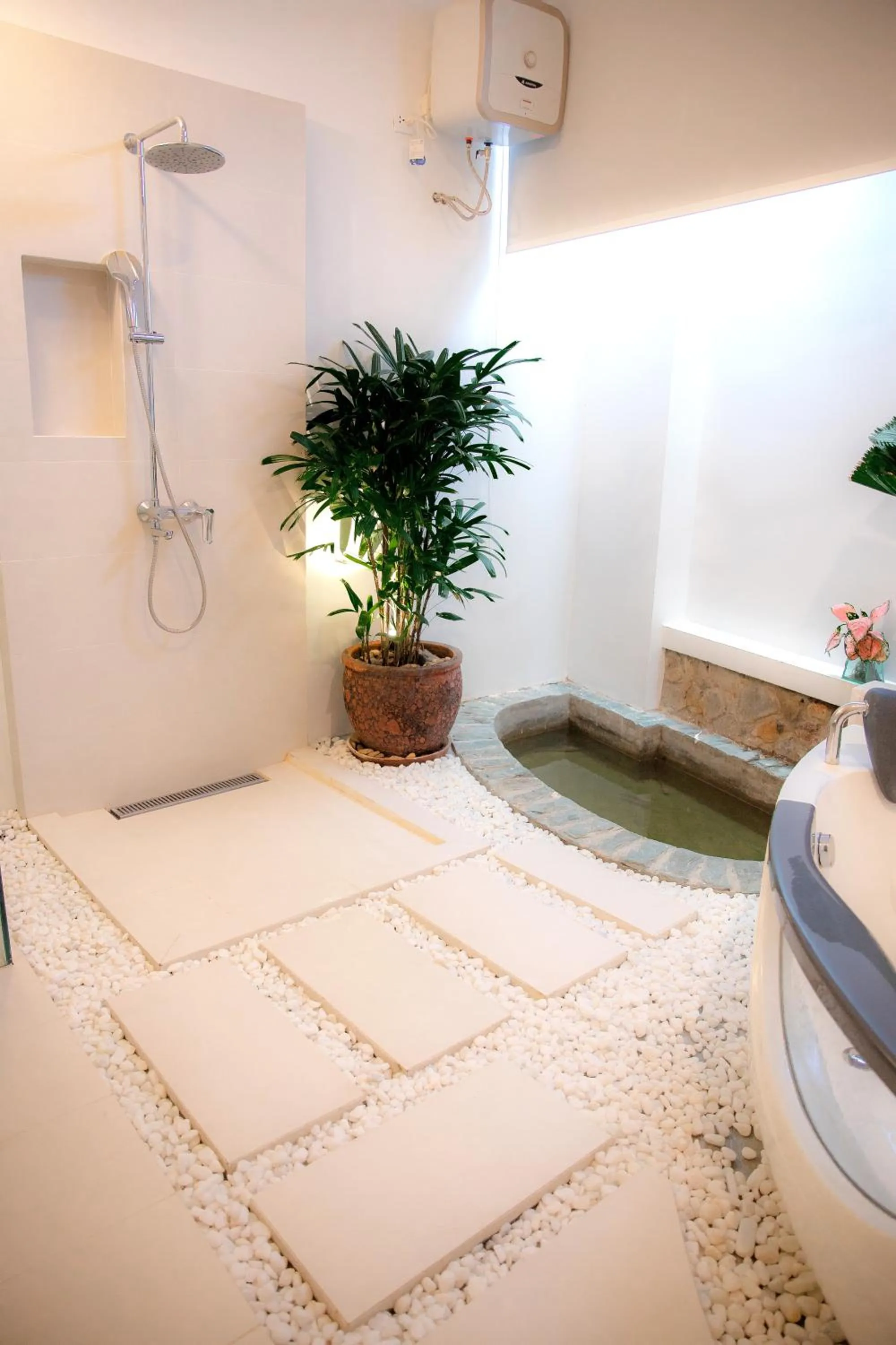 Bathroom in Hoang Ngoc Beach Resort