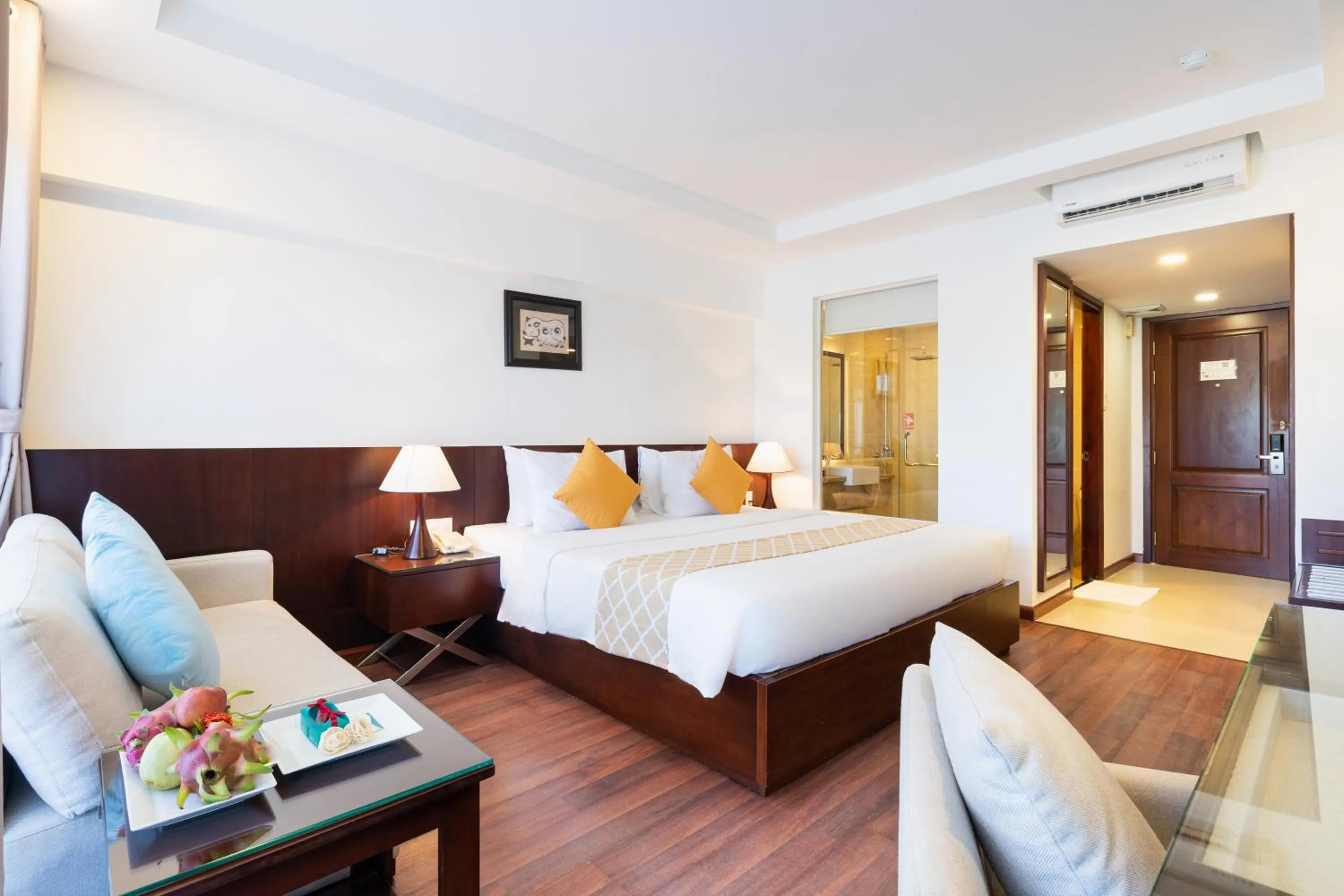 Bedroom, Bed in Hoang Ngoc Beach Resort