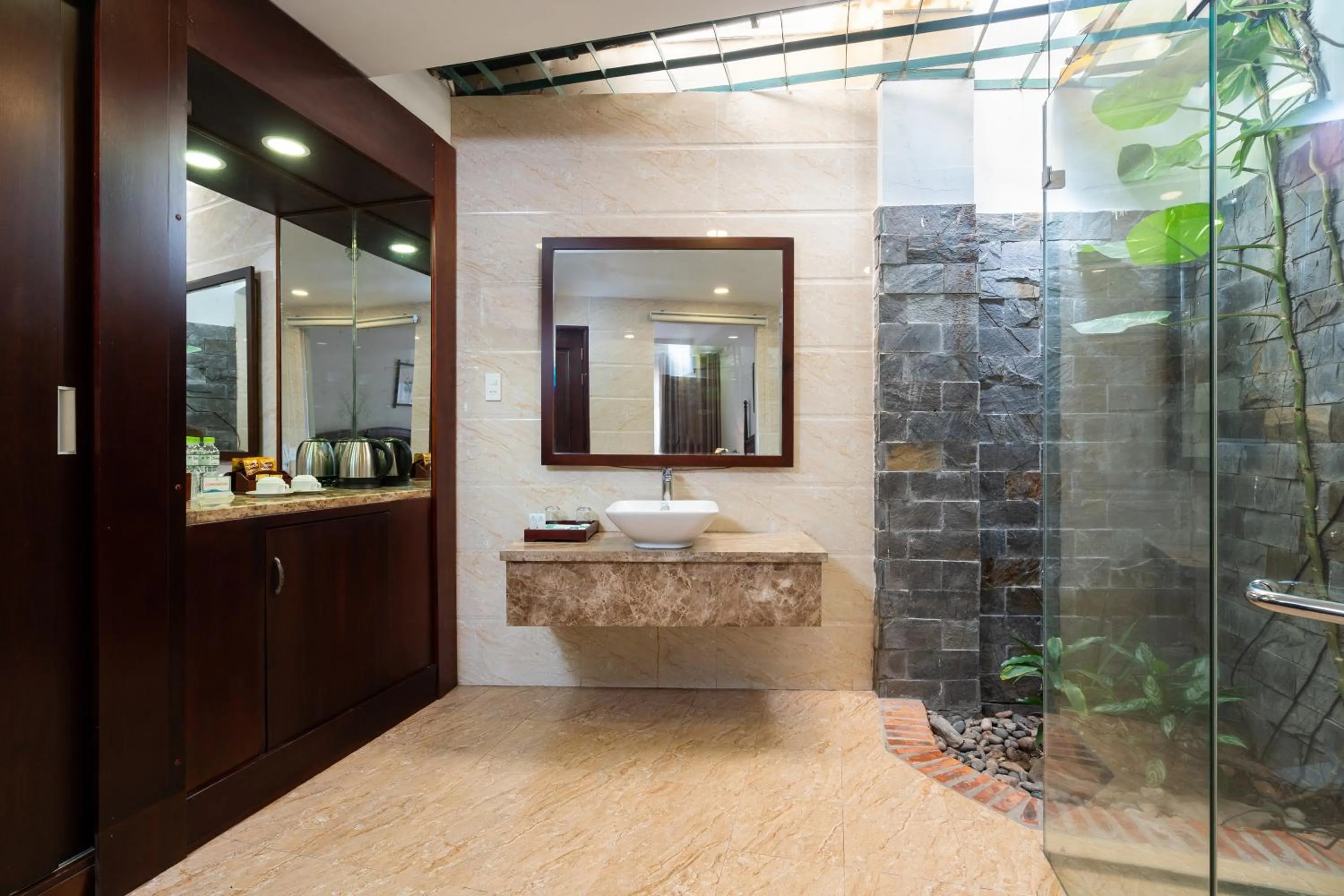 Bathroom in Hoang Ngoc Beach Resort