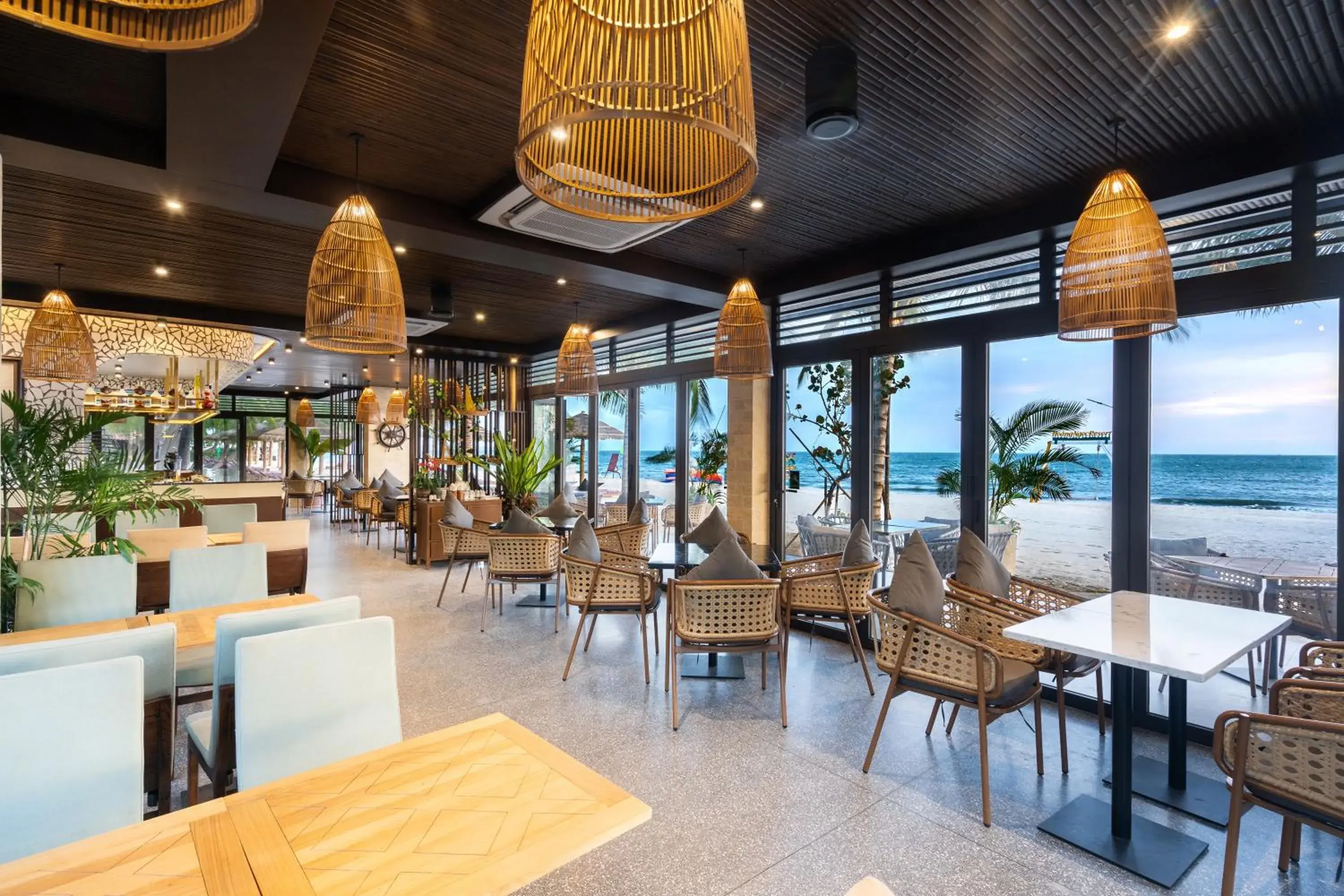 Restaurant/places to eat in Hoang Ngoc Beach Resort Restaurant/places to eat in Hoang Ngoc Beach Resort