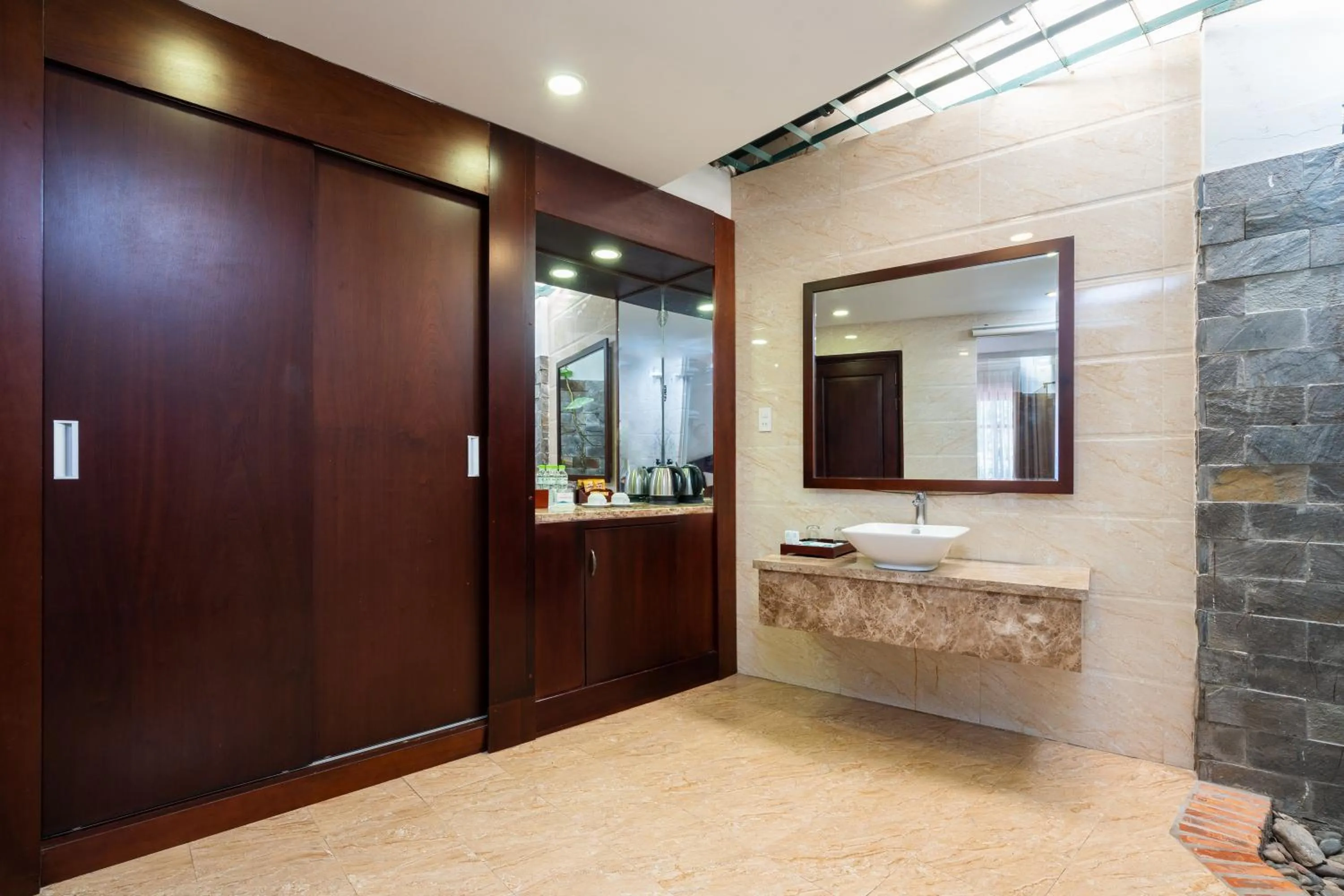 Bathroom in Hoang Ngoc Beach Resort