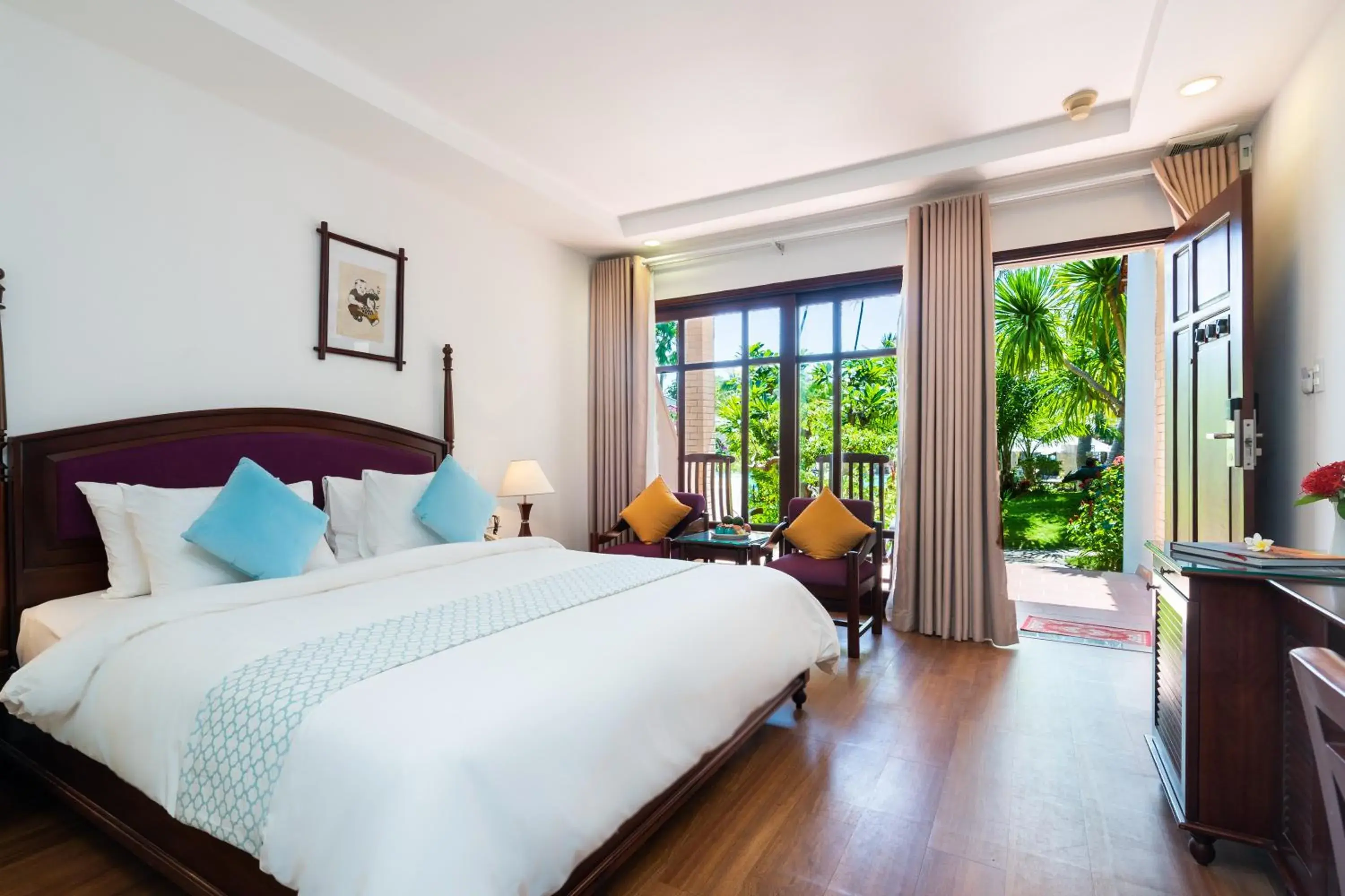 Junior Executive Room in Hoang Ngoc Beach Resort Junior Executive Room in Hoang Ngoc Beach Resort