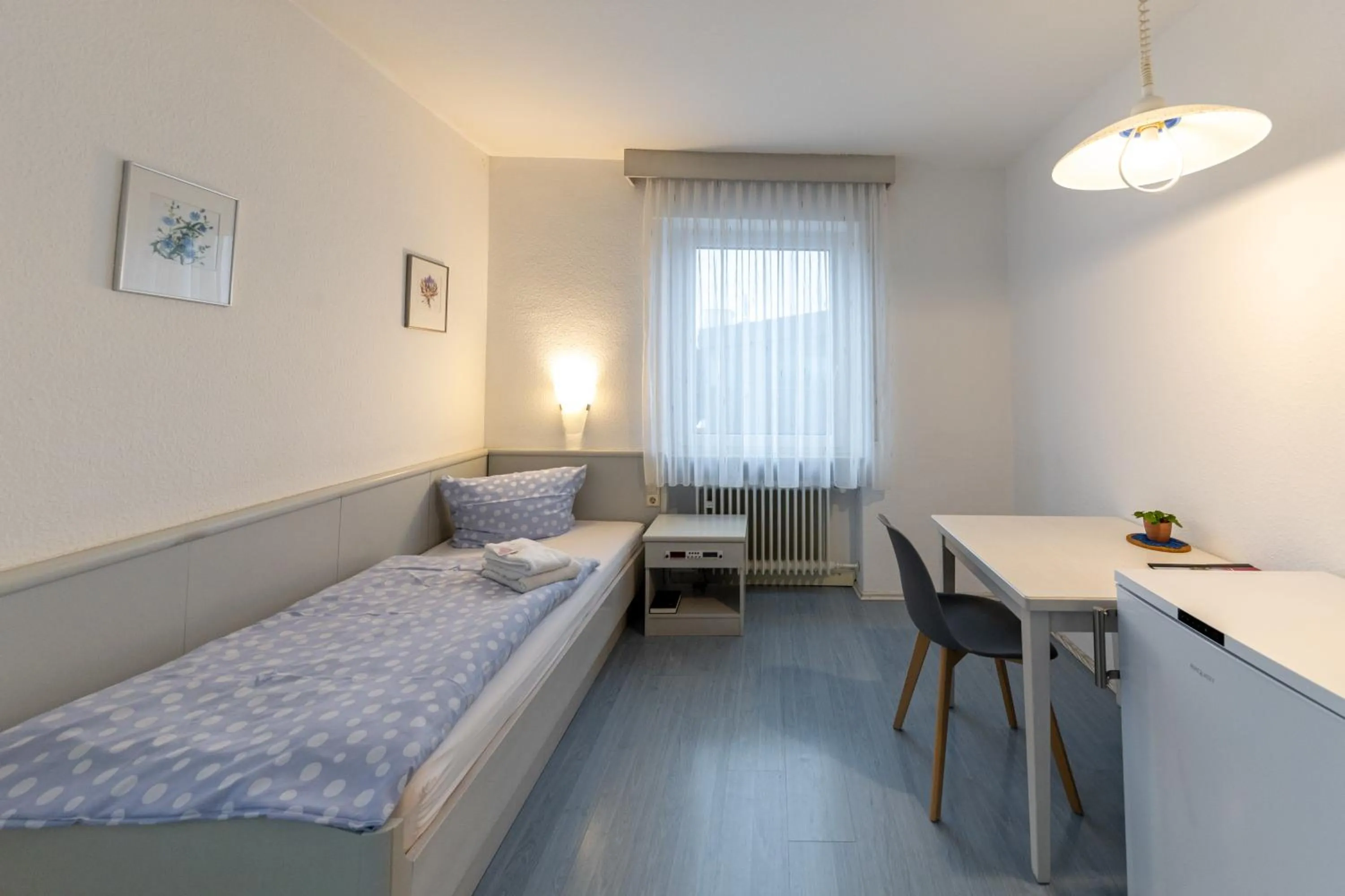 Single Room with Shower in Pension Krone