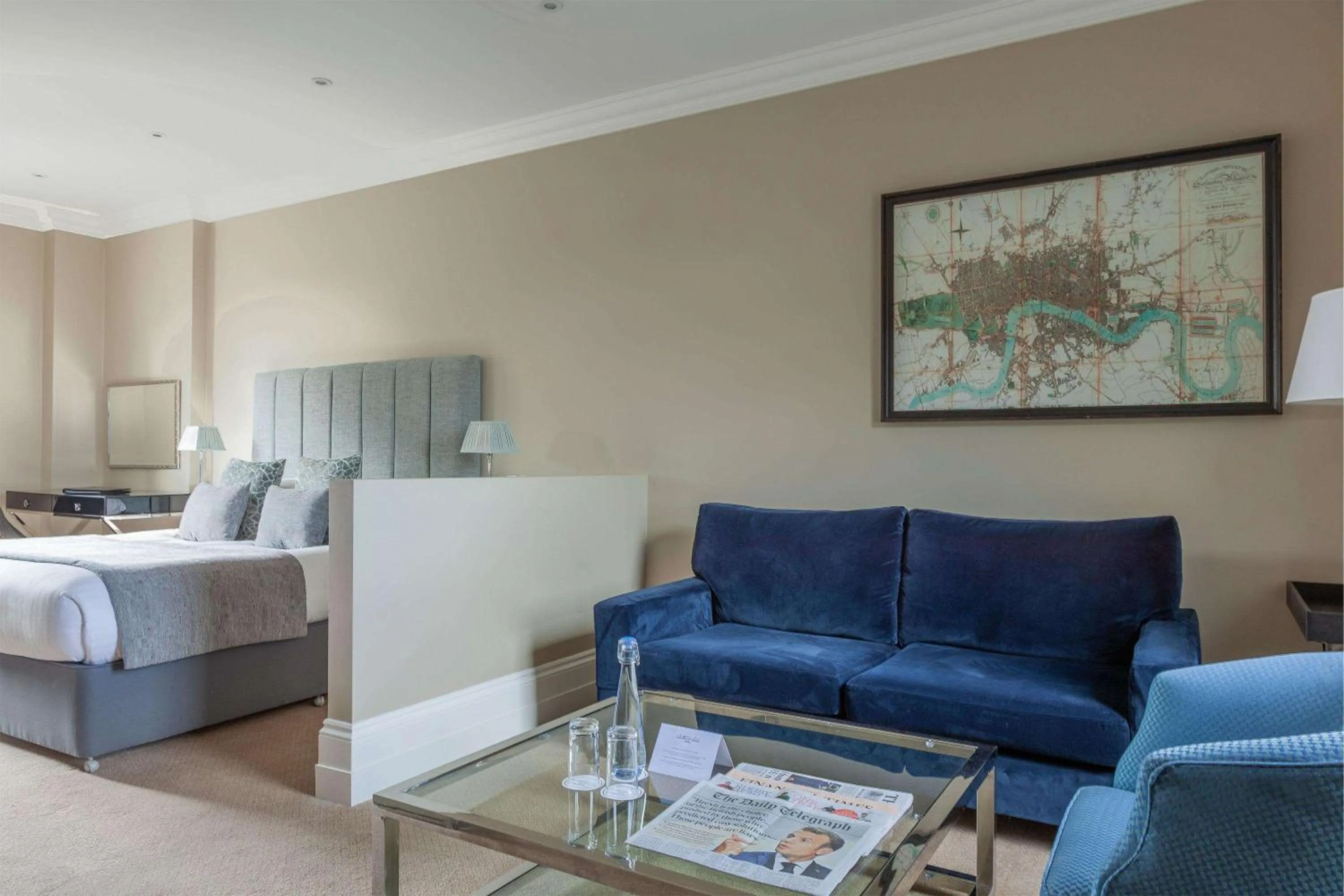 Bedroom, Bed in Oatlands Park Hotel