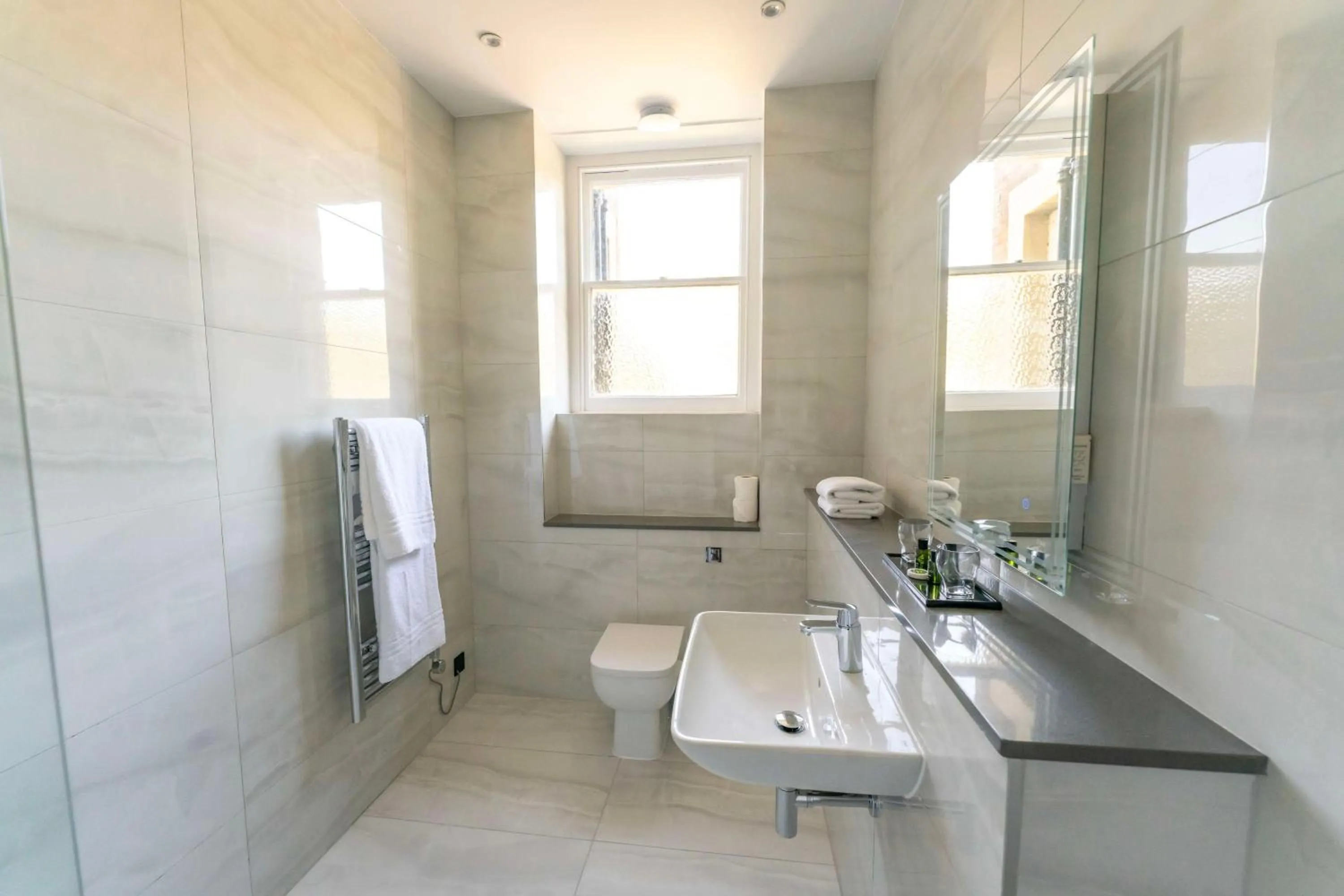 Bathroom in Oatlands Park Hotel