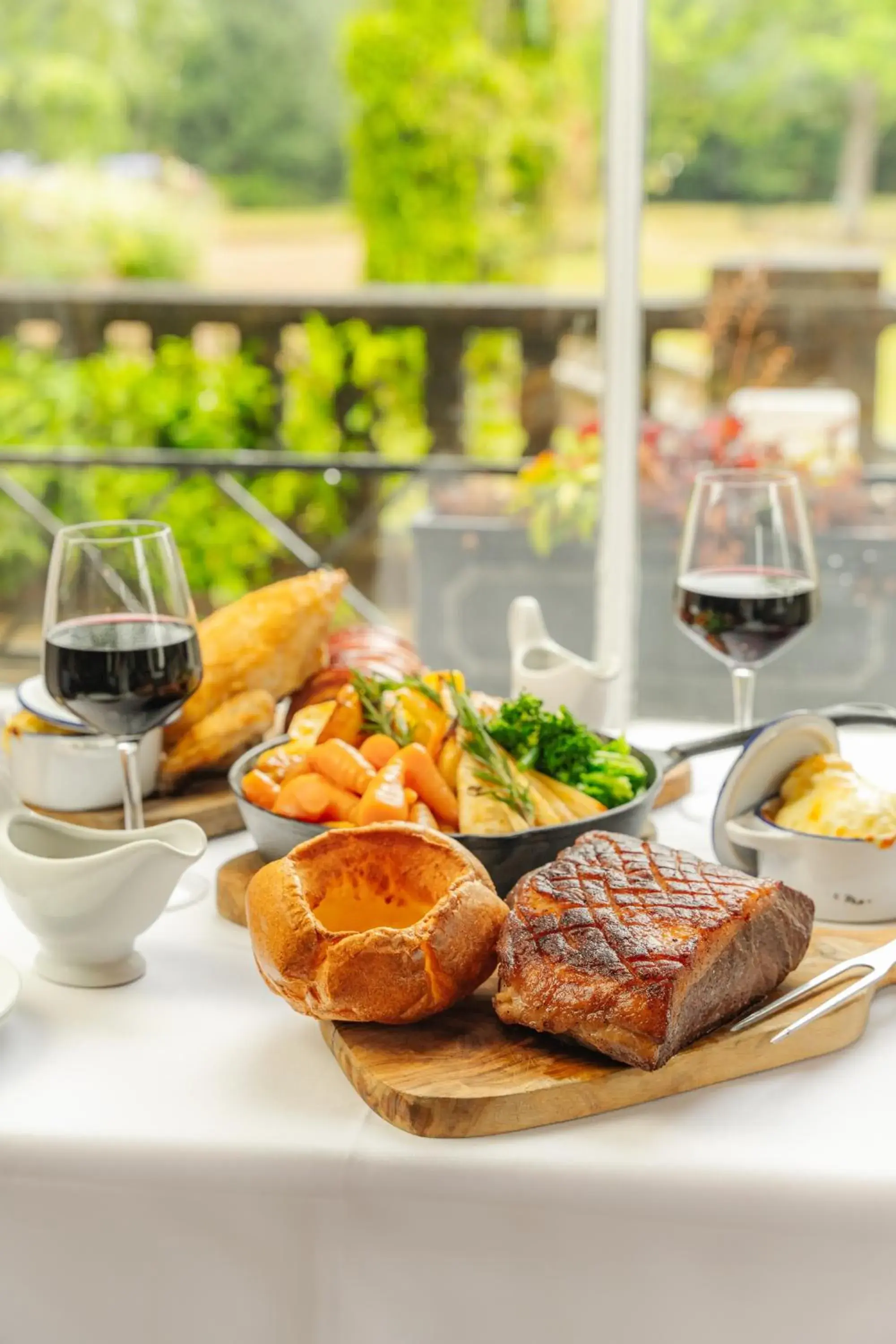 Restaurant/places to eat in Oatlands Park Hotel Restaurant/places to eat in Oatlands Park Hotel