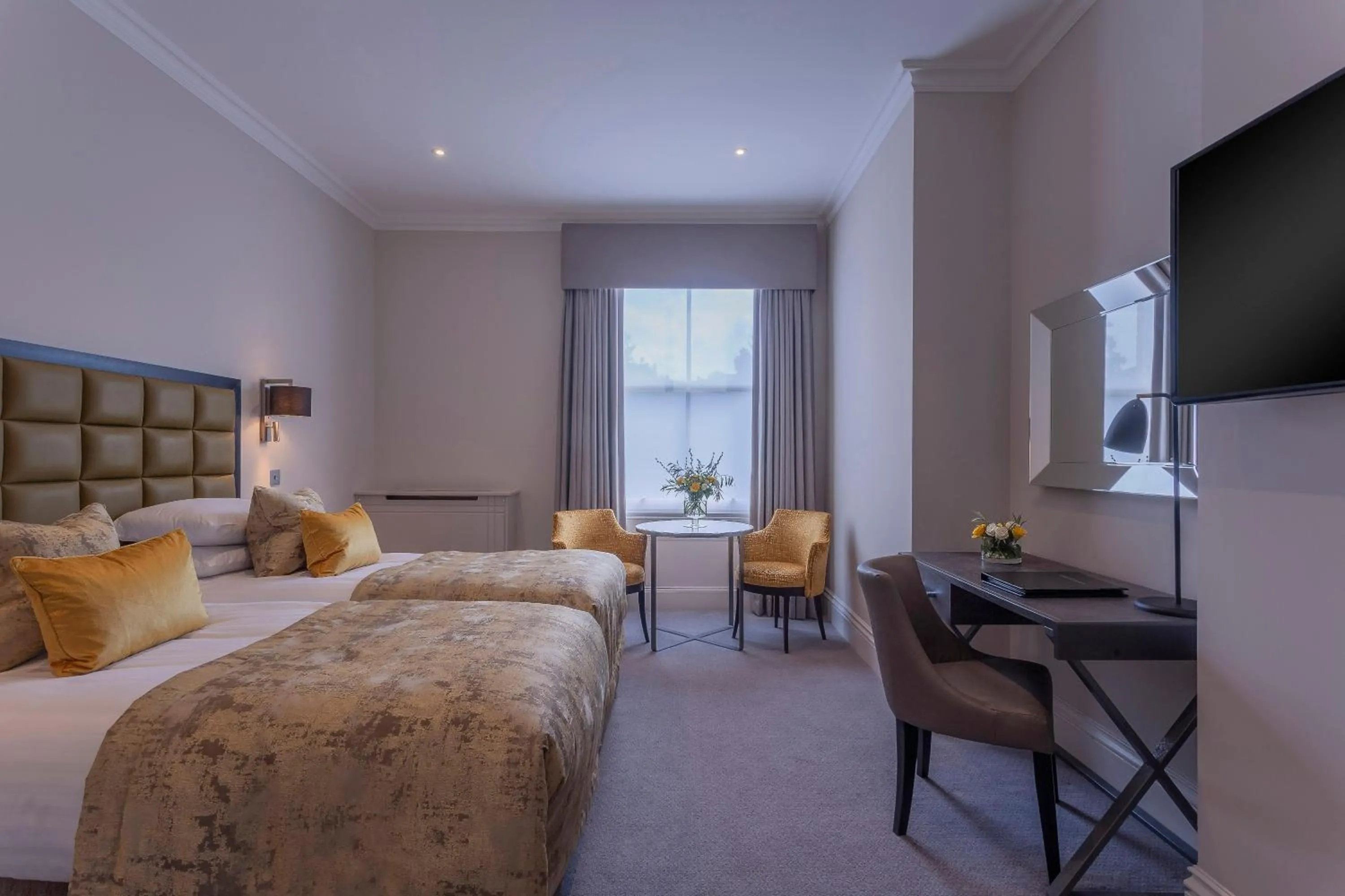 Bed in Oatlands Park Hotel