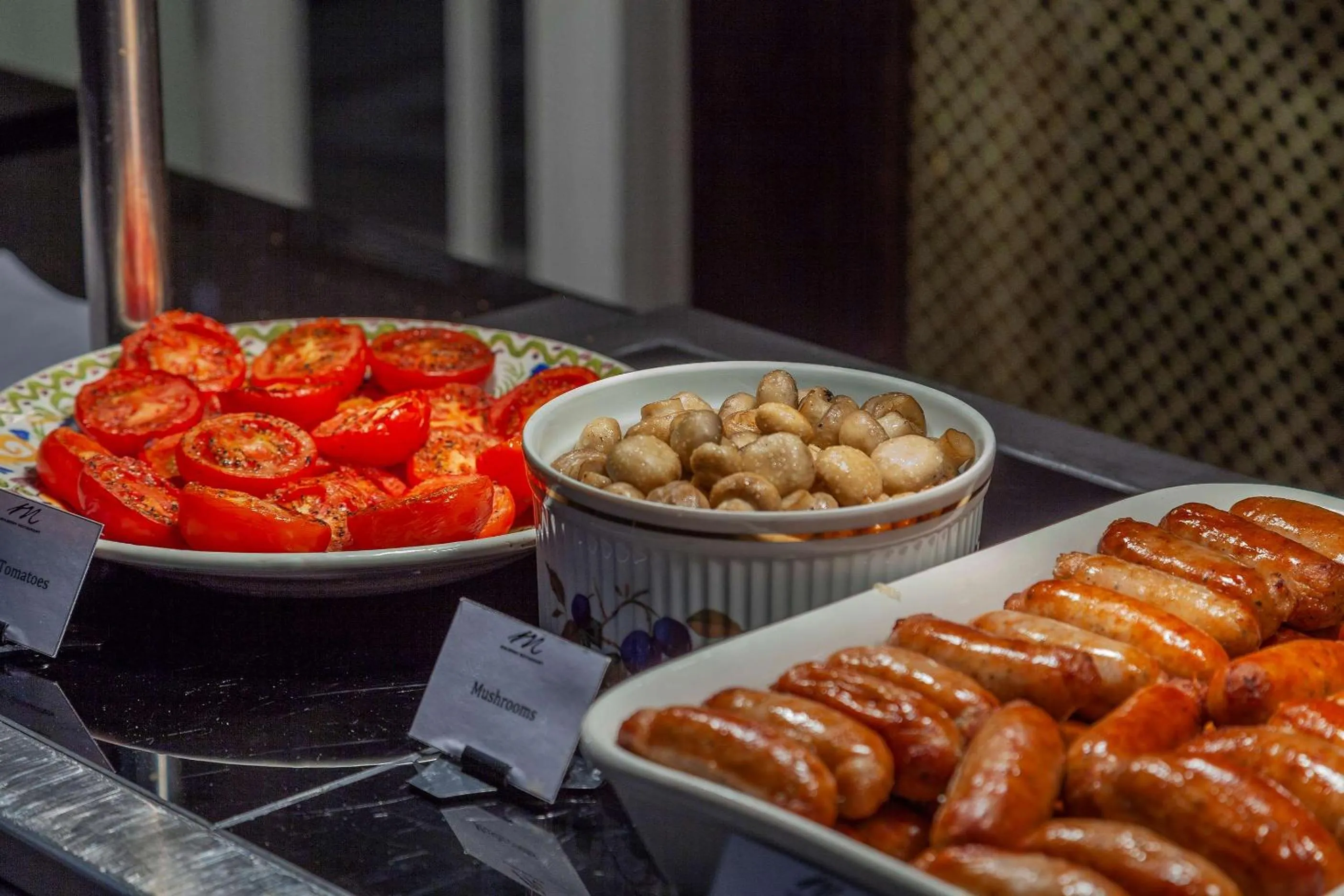 Food and drinks in Oatlands Park Hotel