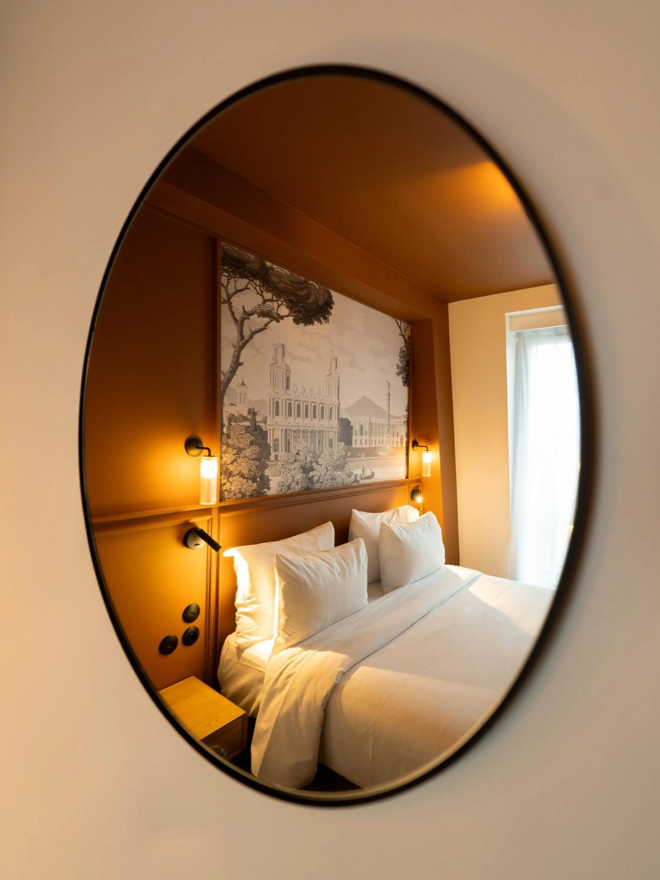 Bed in Mercure Paris Bastille Marais