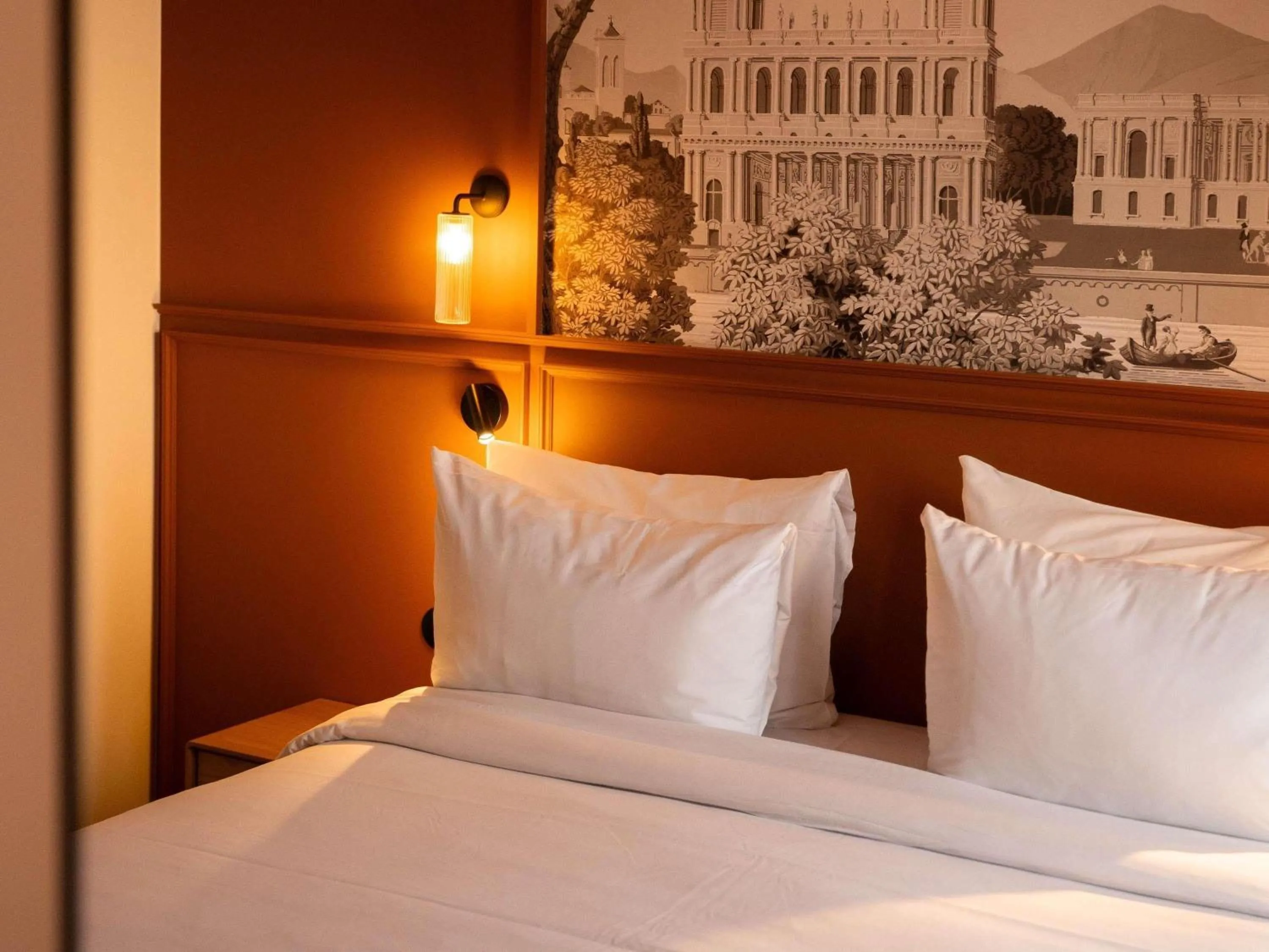 Bedroom, Bed in Mercure Paris Bastille Marais