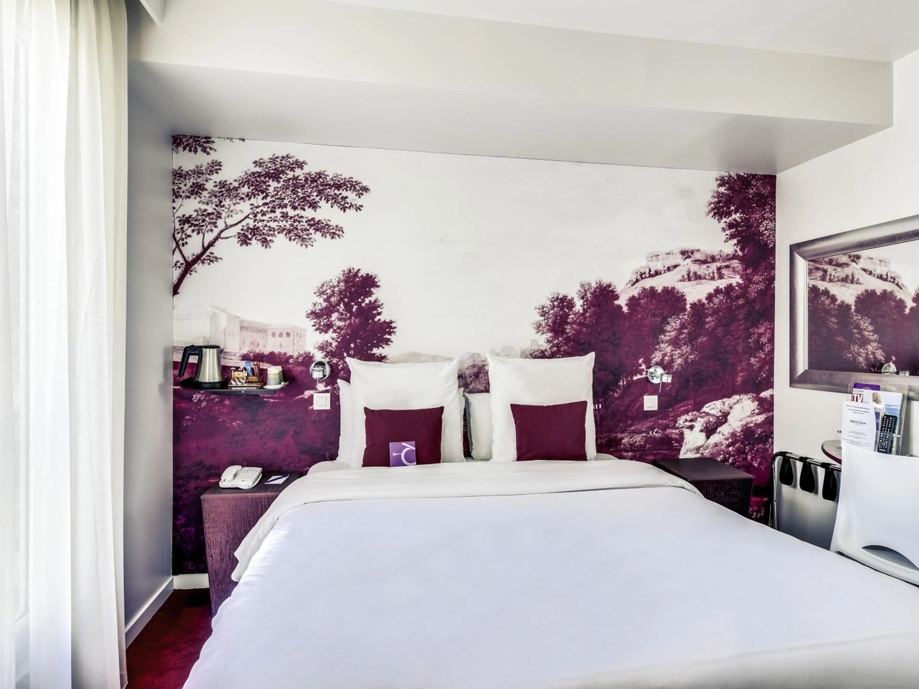 Bedroom, Bed in Mercure Paris Bastille Marais