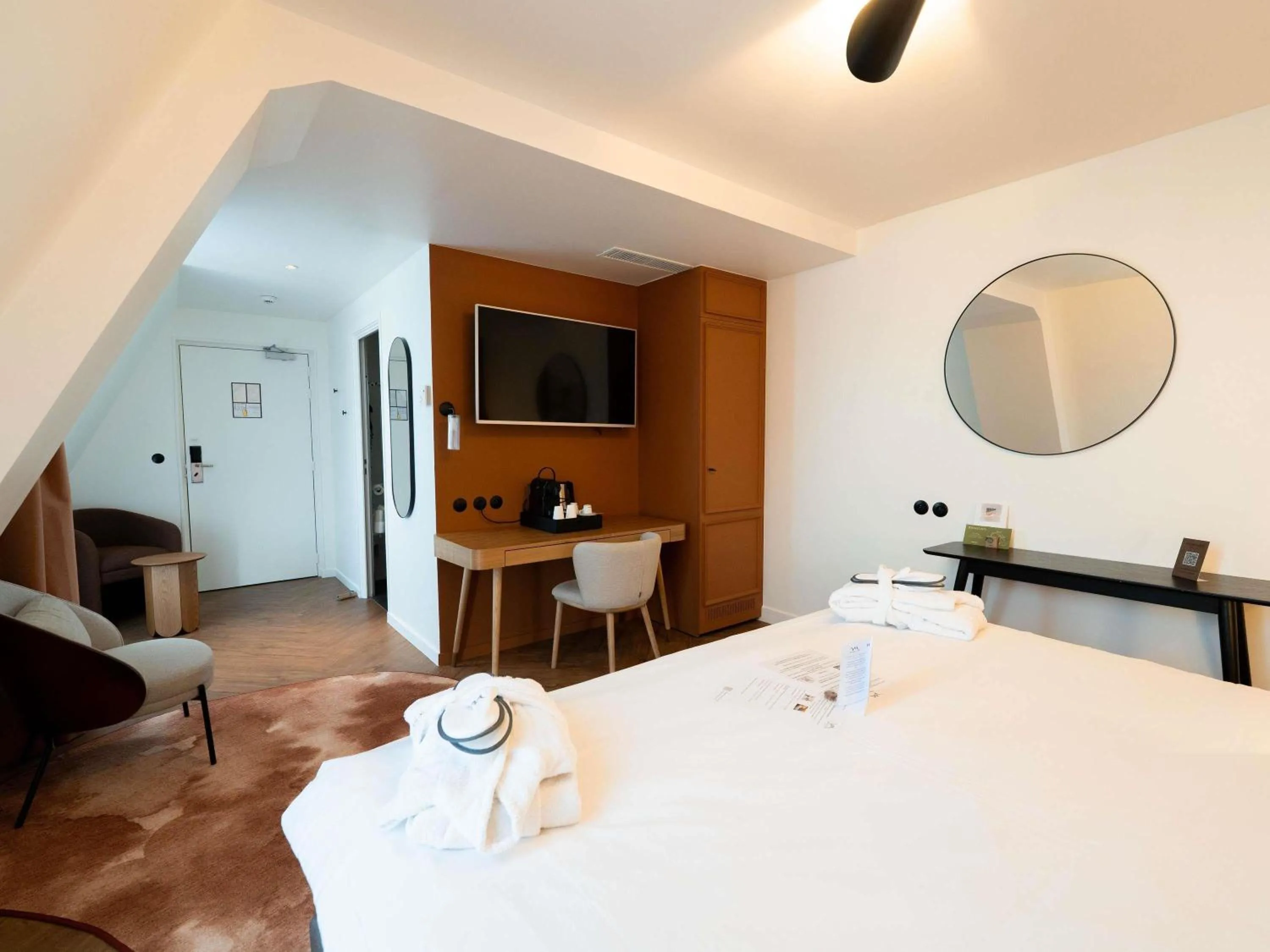 Bedroom, Bed in Mercure Paris Bastille Marais