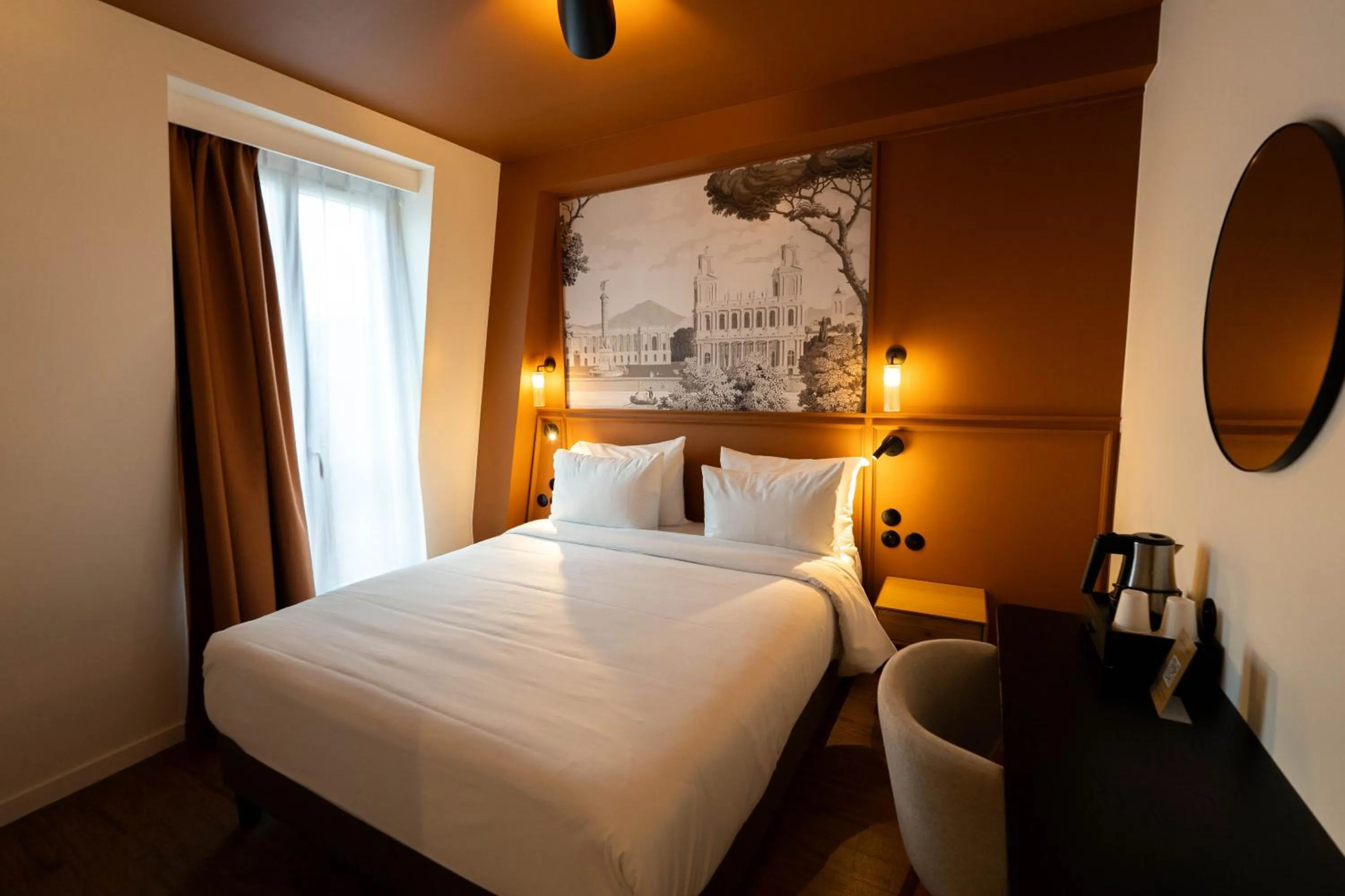 Bed in Mercure Paris Bastille Marais