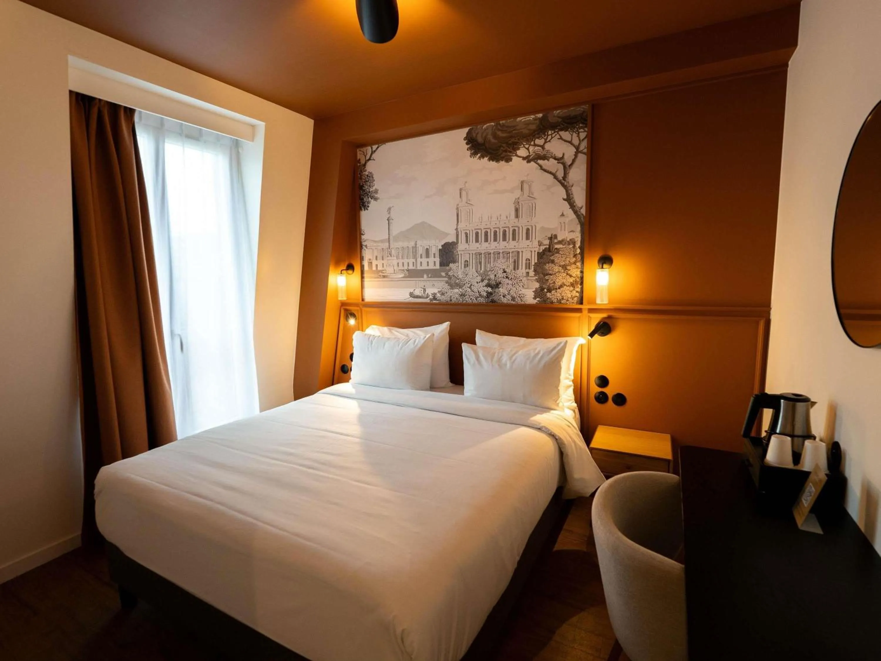 Bedroom, Bed in Mercure Paris Bastille Marais