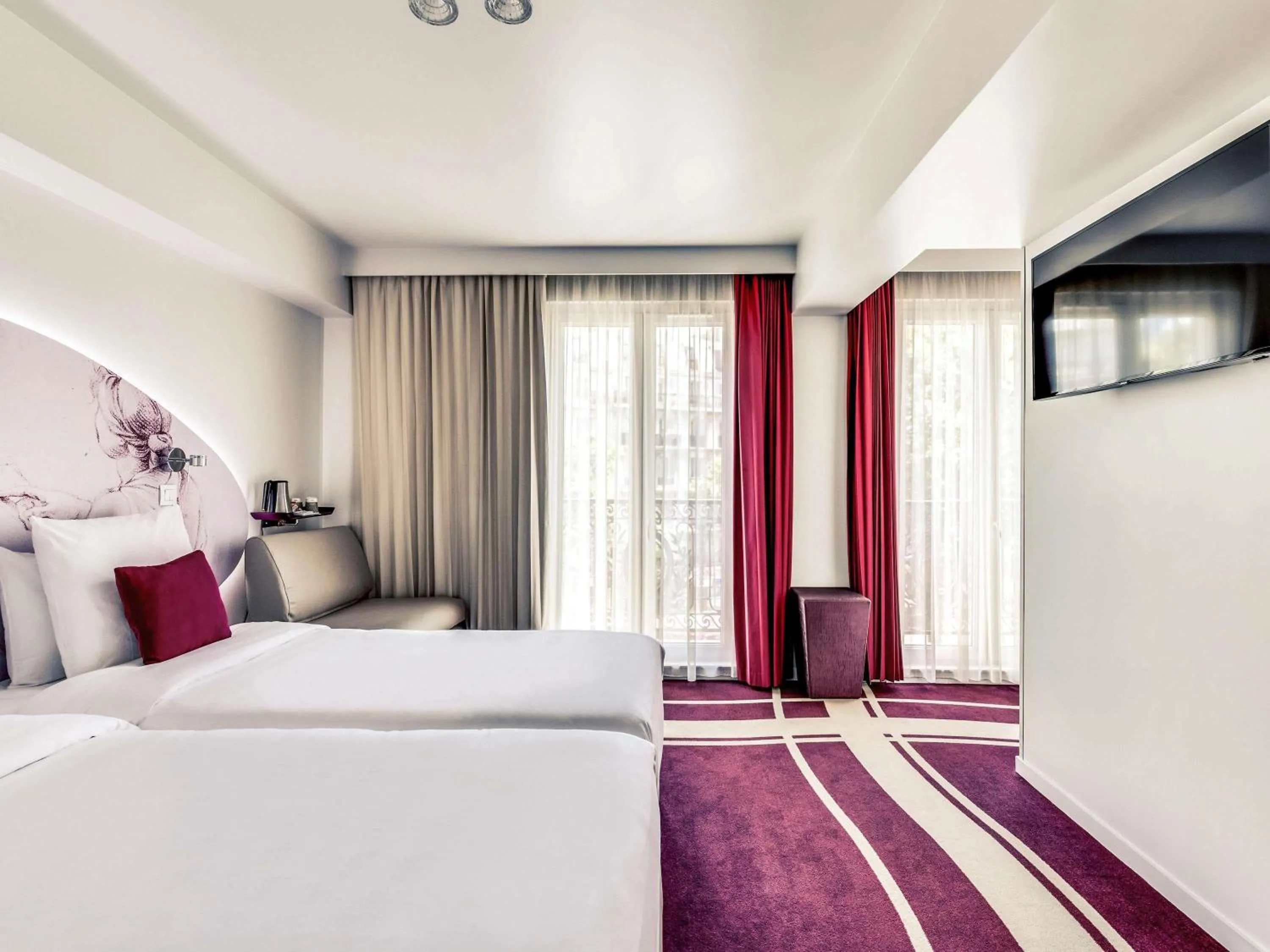 Bedroom, Bed in Mercure Paris Bastille Marais